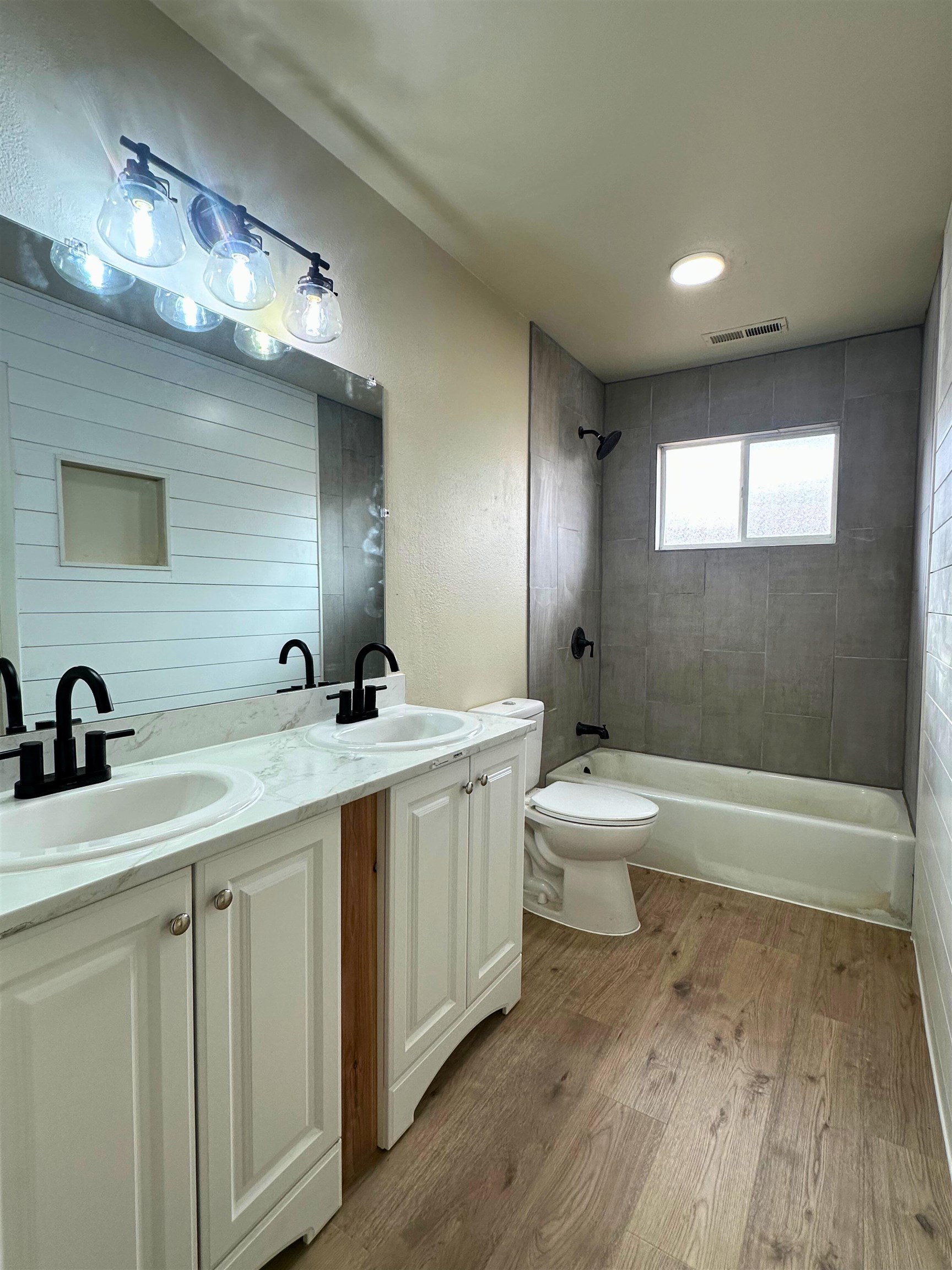 3046 Wedgewood Drive Property Photo 8