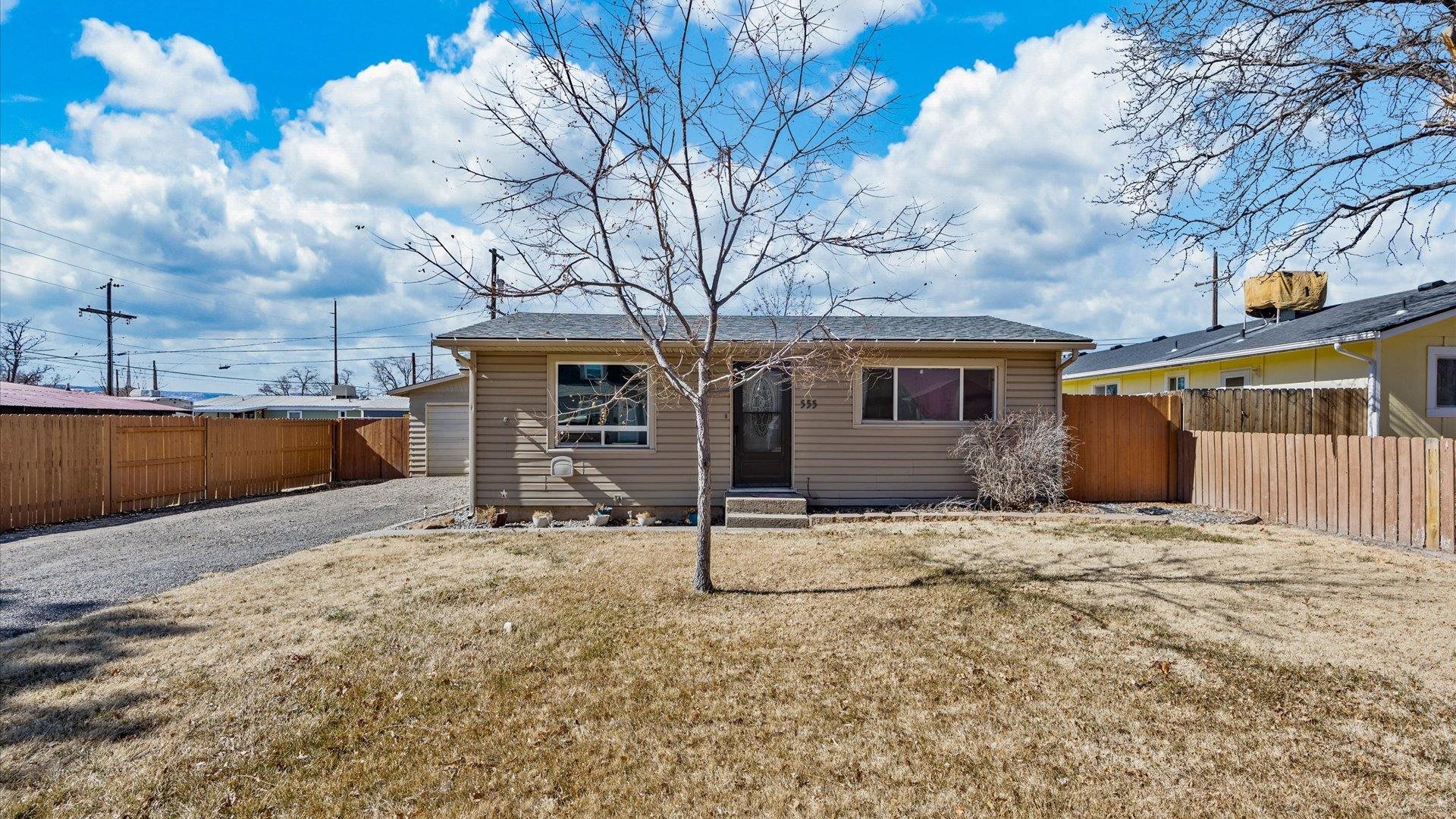 555 28 3/4 Road Property Photo