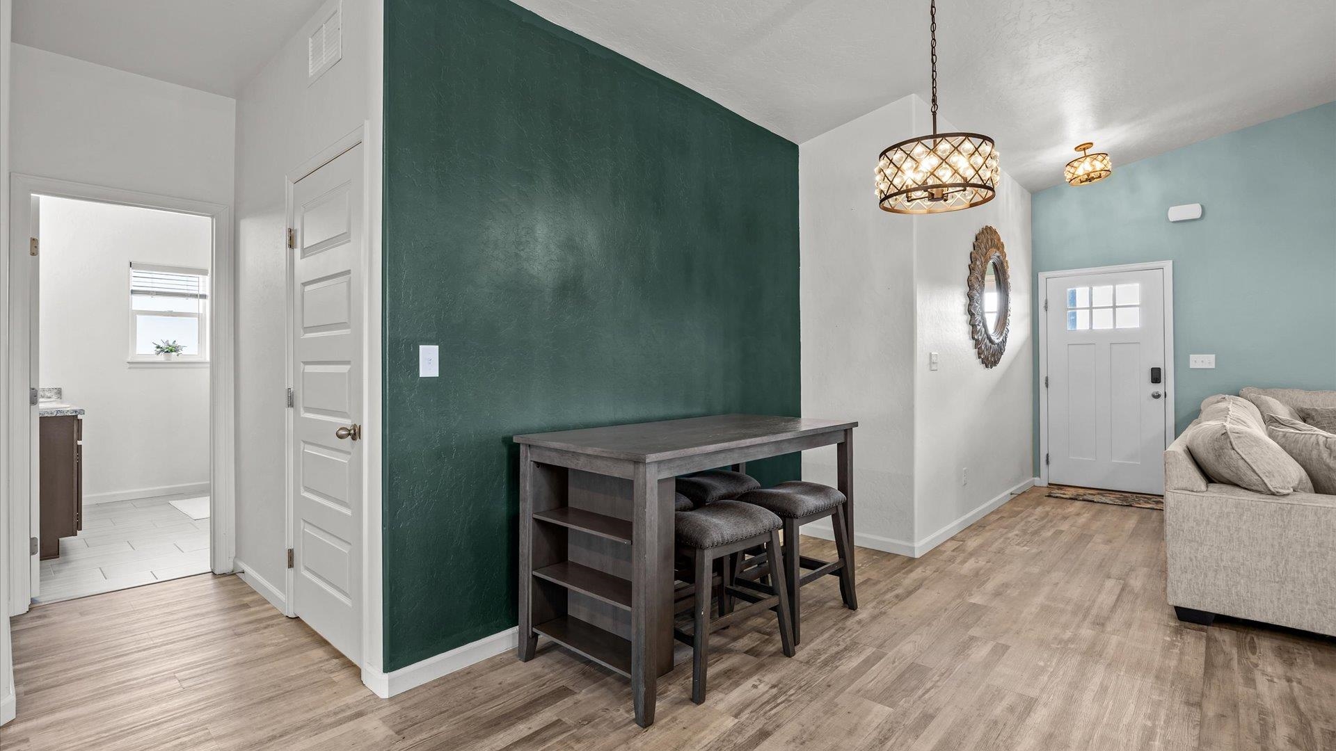 2126 Slope Creek Avenue Property Photo 4