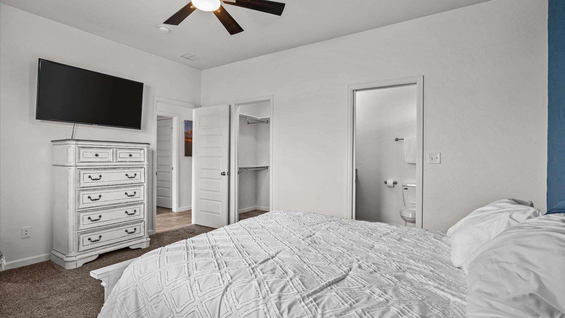 2126 Slope Creek Avenue Property Photo 10