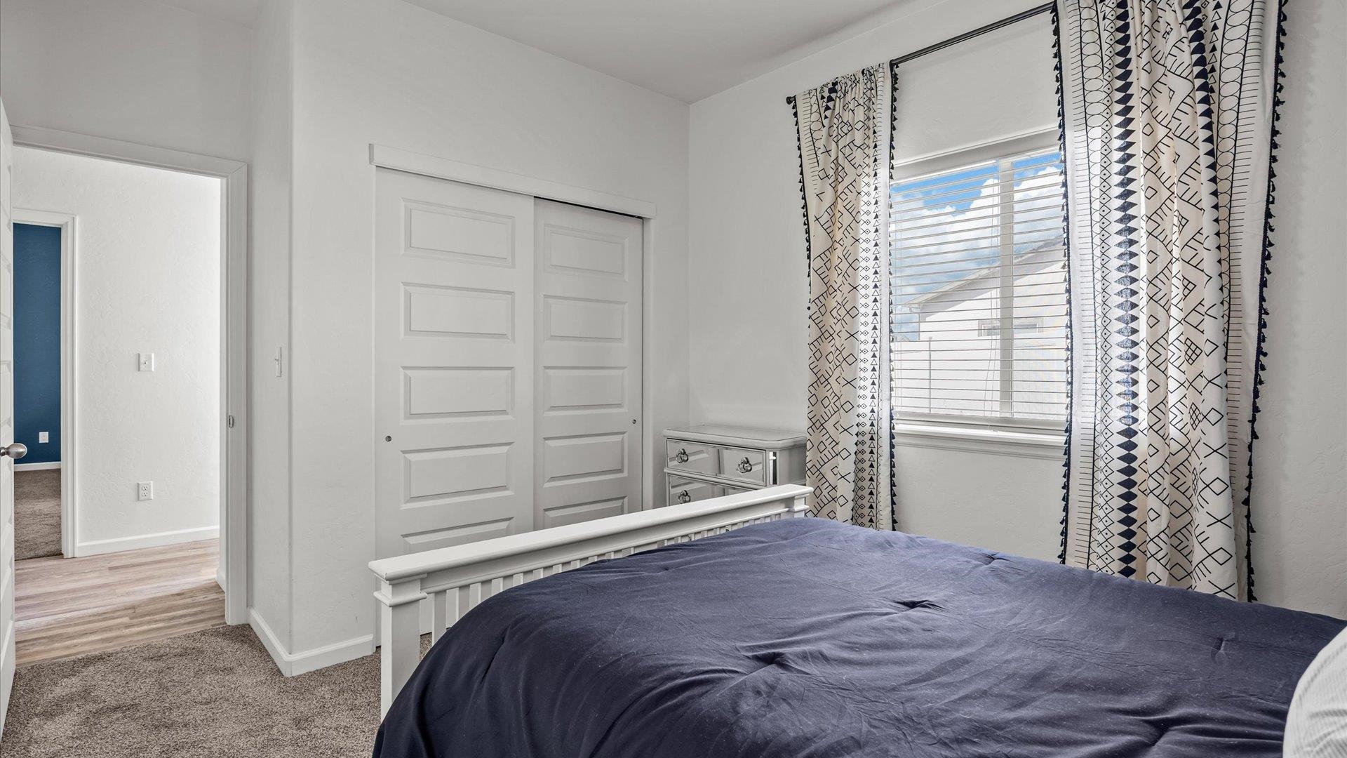 2126 Slope Creek Avenue Property Photo 12
