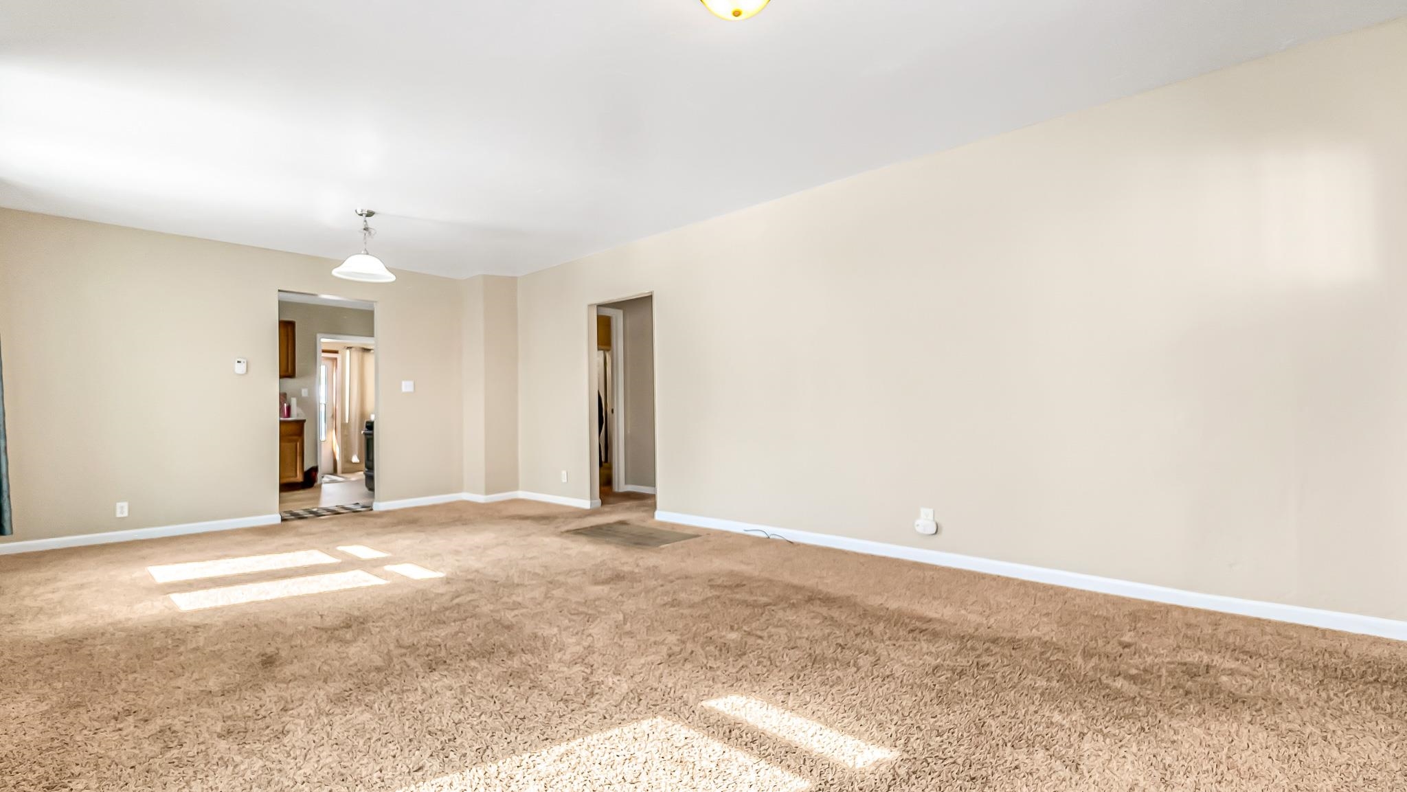 694 Russell Street Property Photo 8