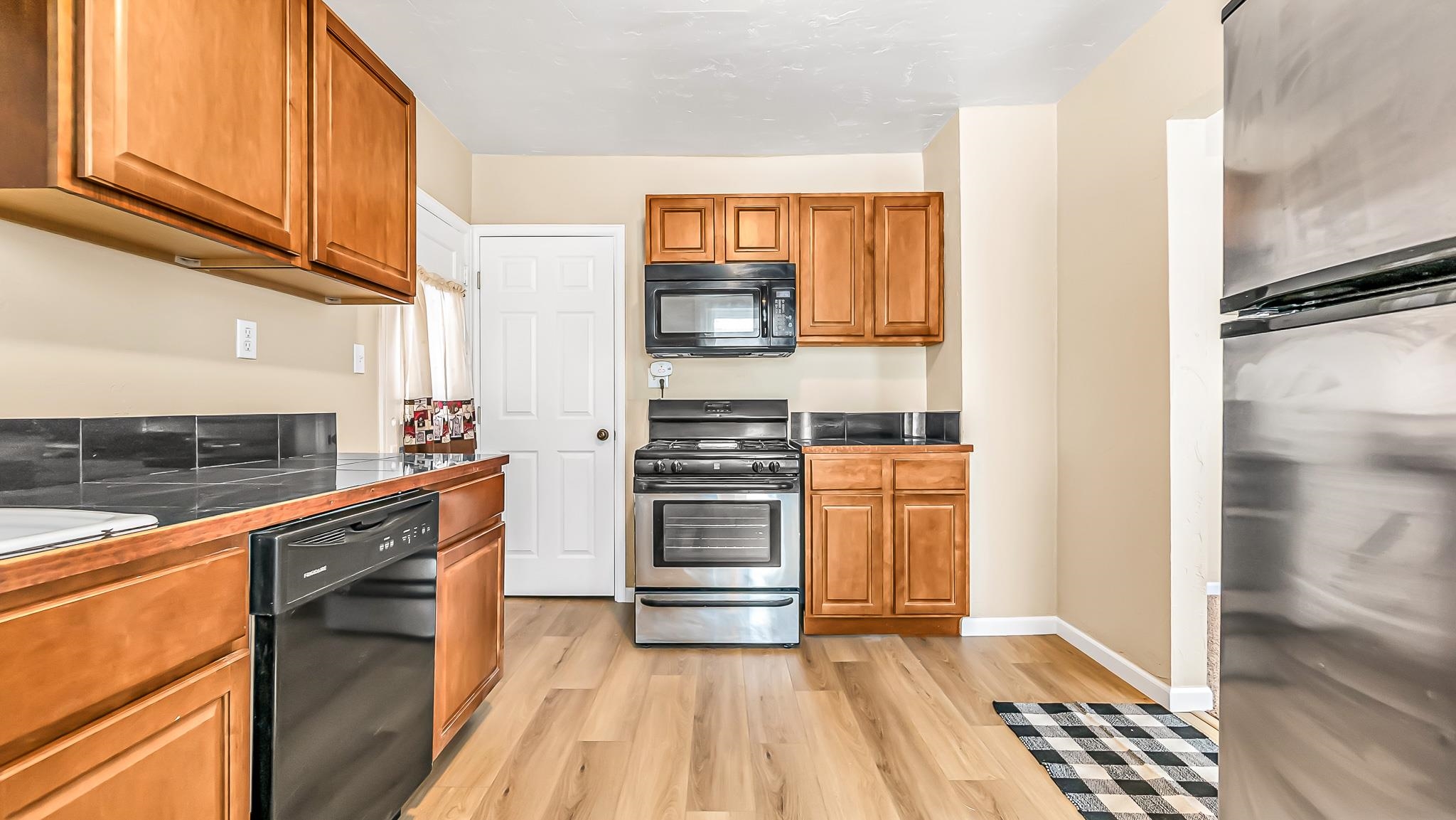 694 Russell Street Property Photo 11