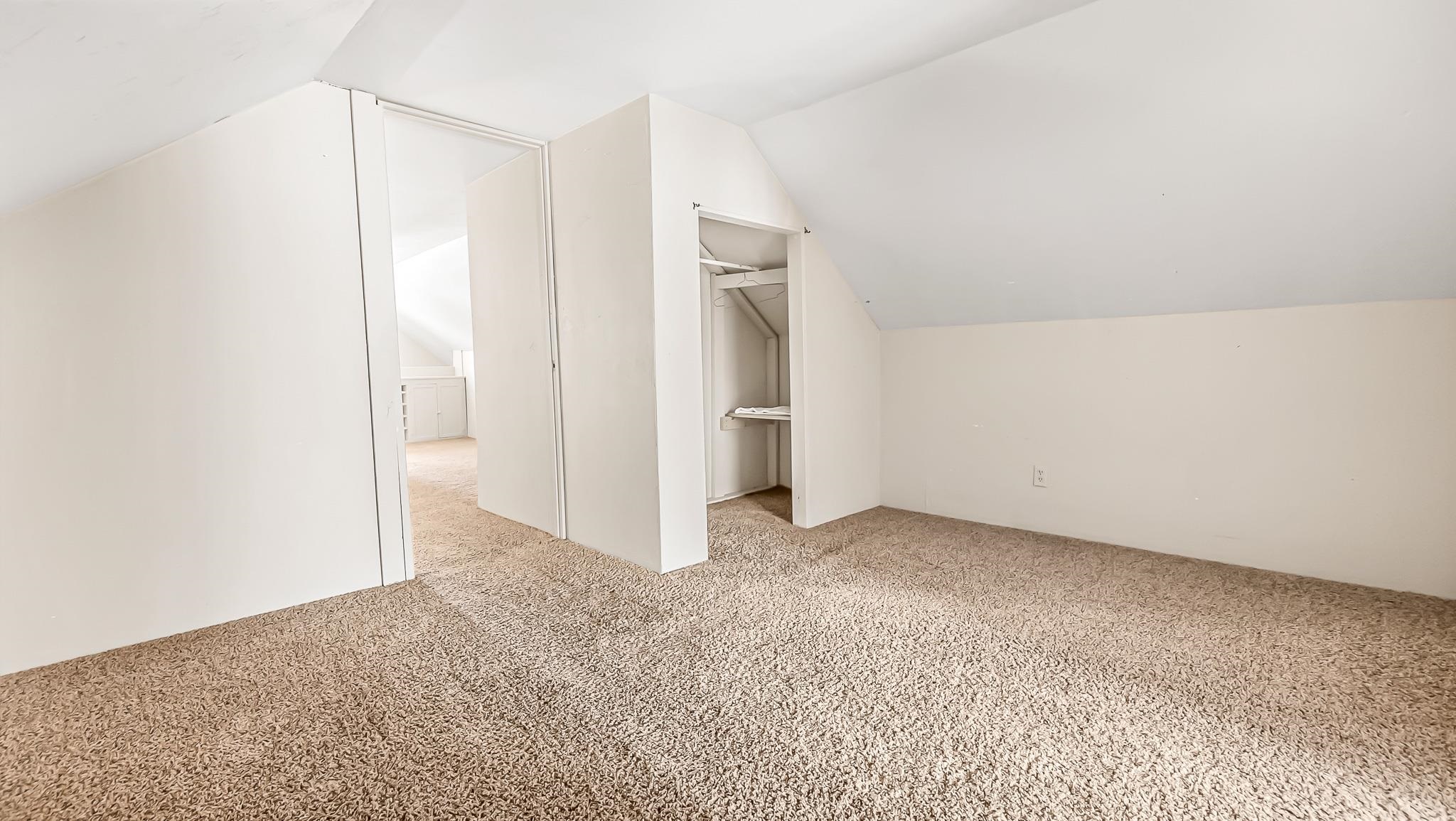 694 Russell Street Property Photo 17