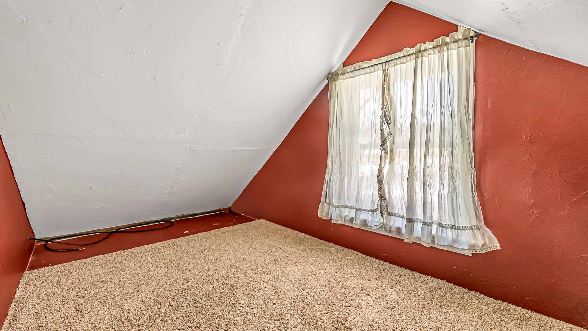 694 Russell Street Property Photo 18