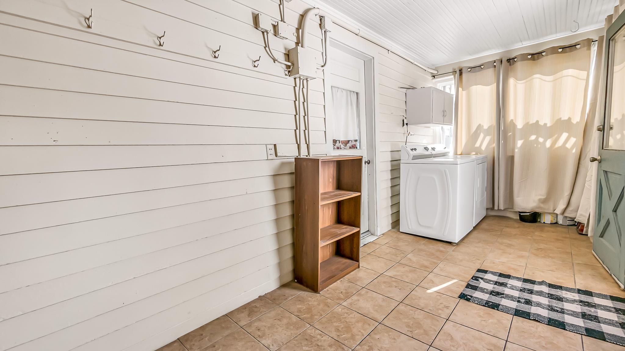 694 Russell Street Property Photo 22