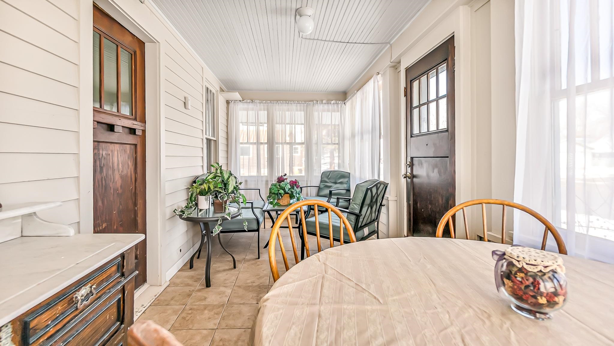 694 Russell Street Property Photo 23