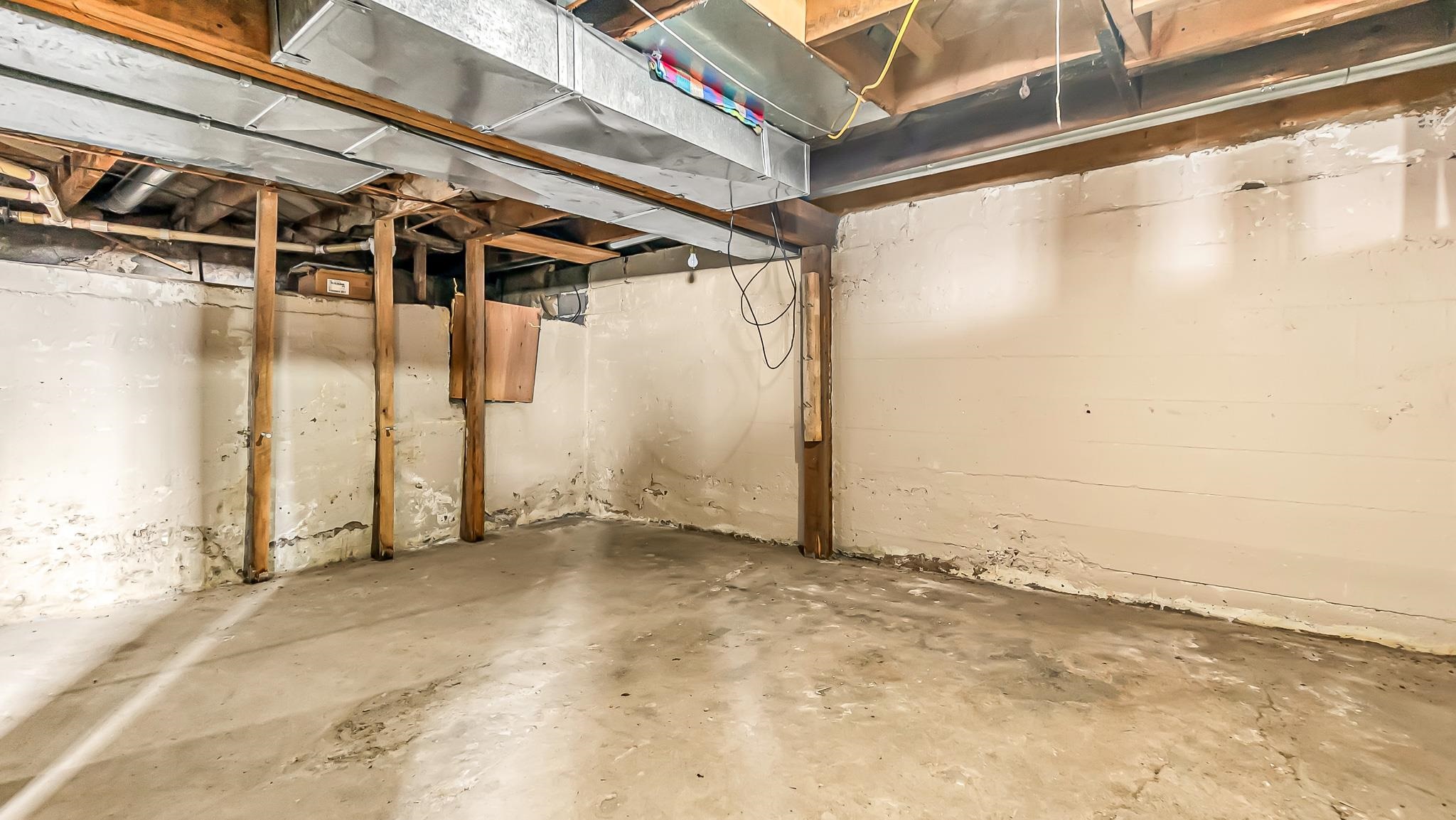 694 Russell Street Property Photo 29