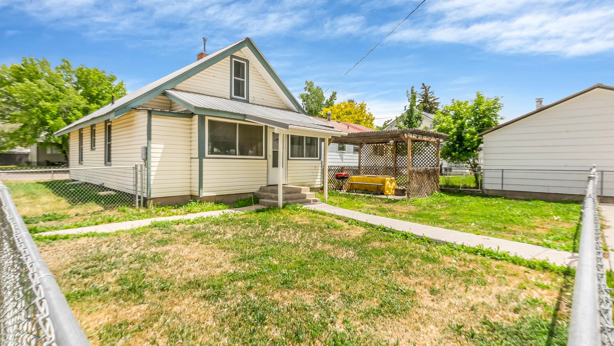 694 Russell Street Property Photo 34