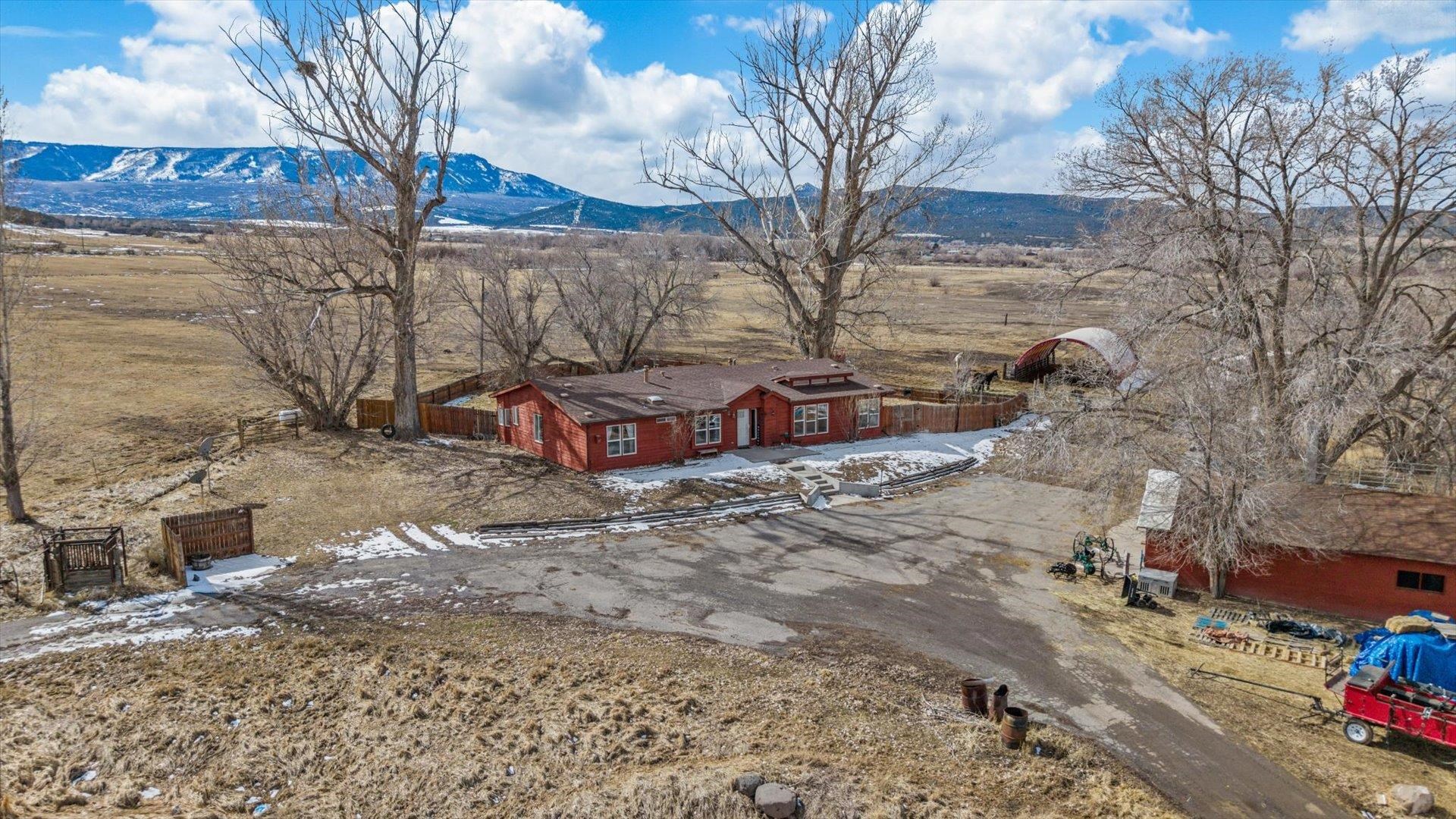 10479 50 Road Property Photo