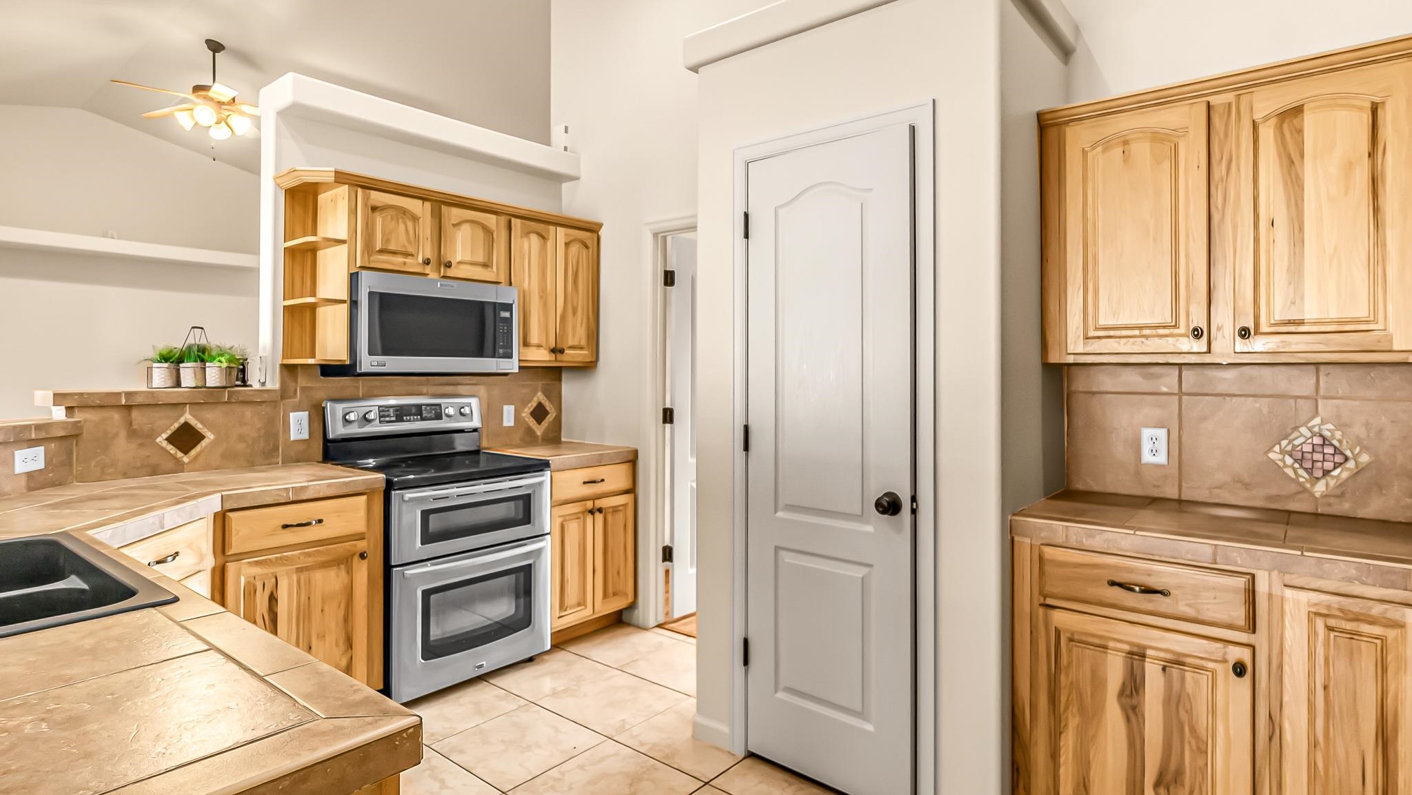 955 Wildwood Drive Property Photo 3