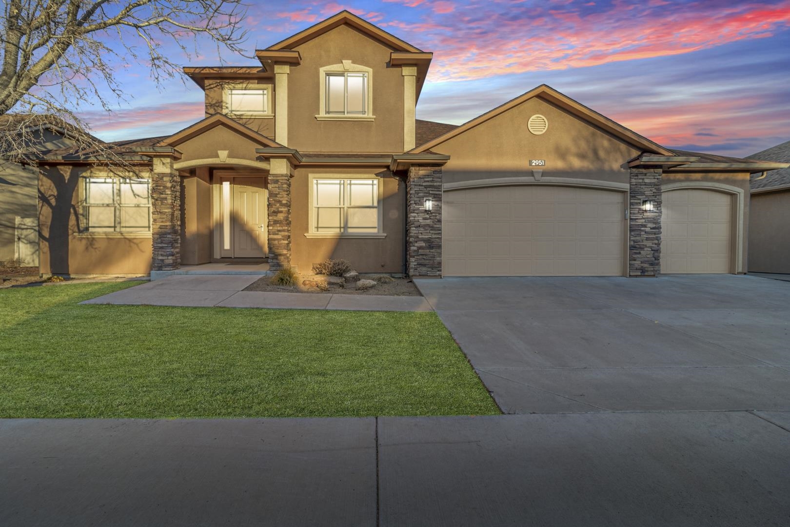 2951 Four Leaf Circle Property Photo 1