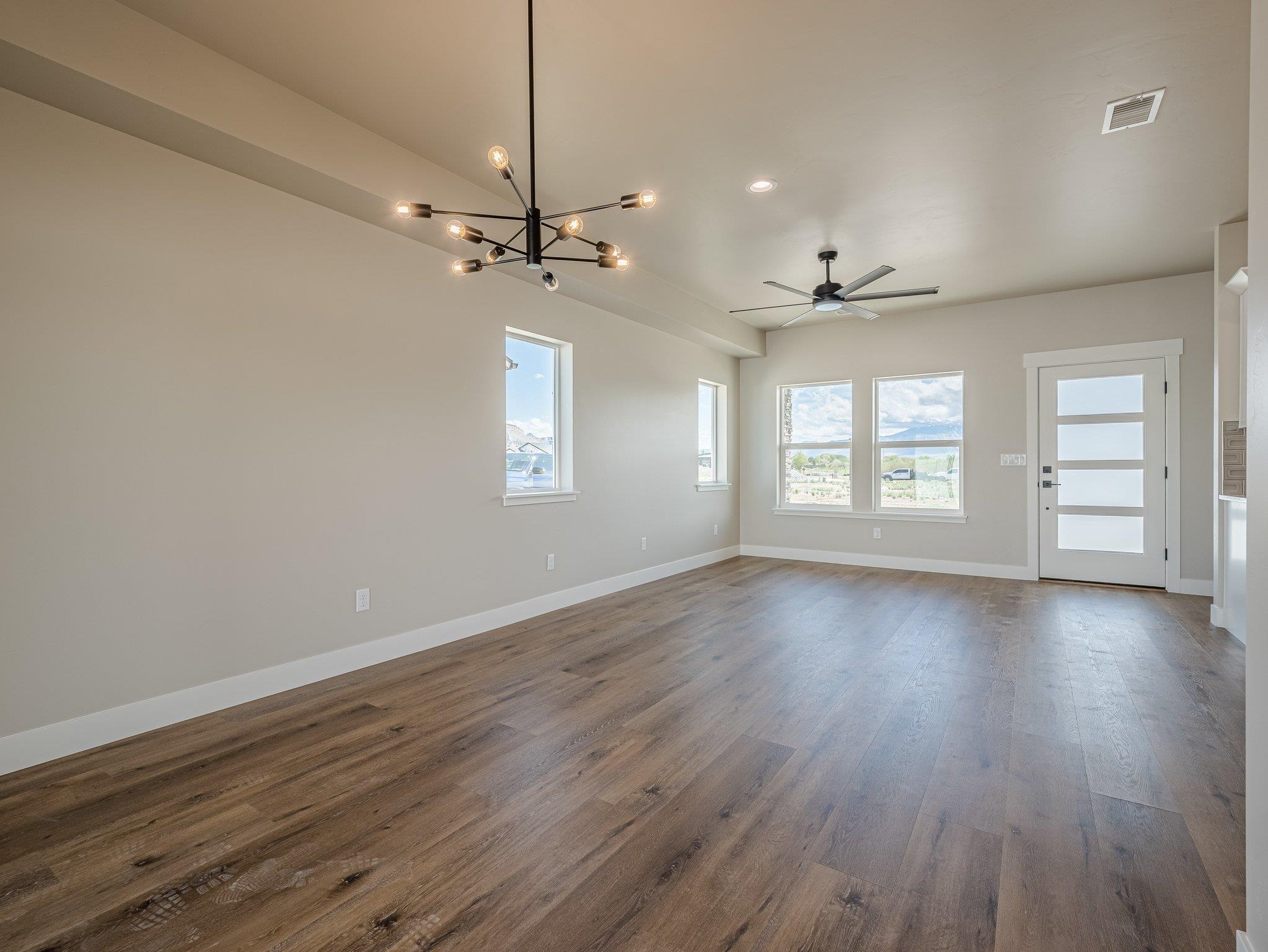 429 Alamo Street Property Photo 16