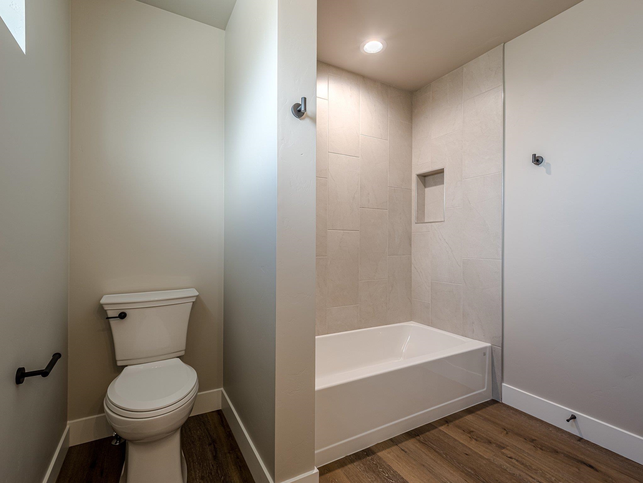 429 Alamo Street Property Photo 41