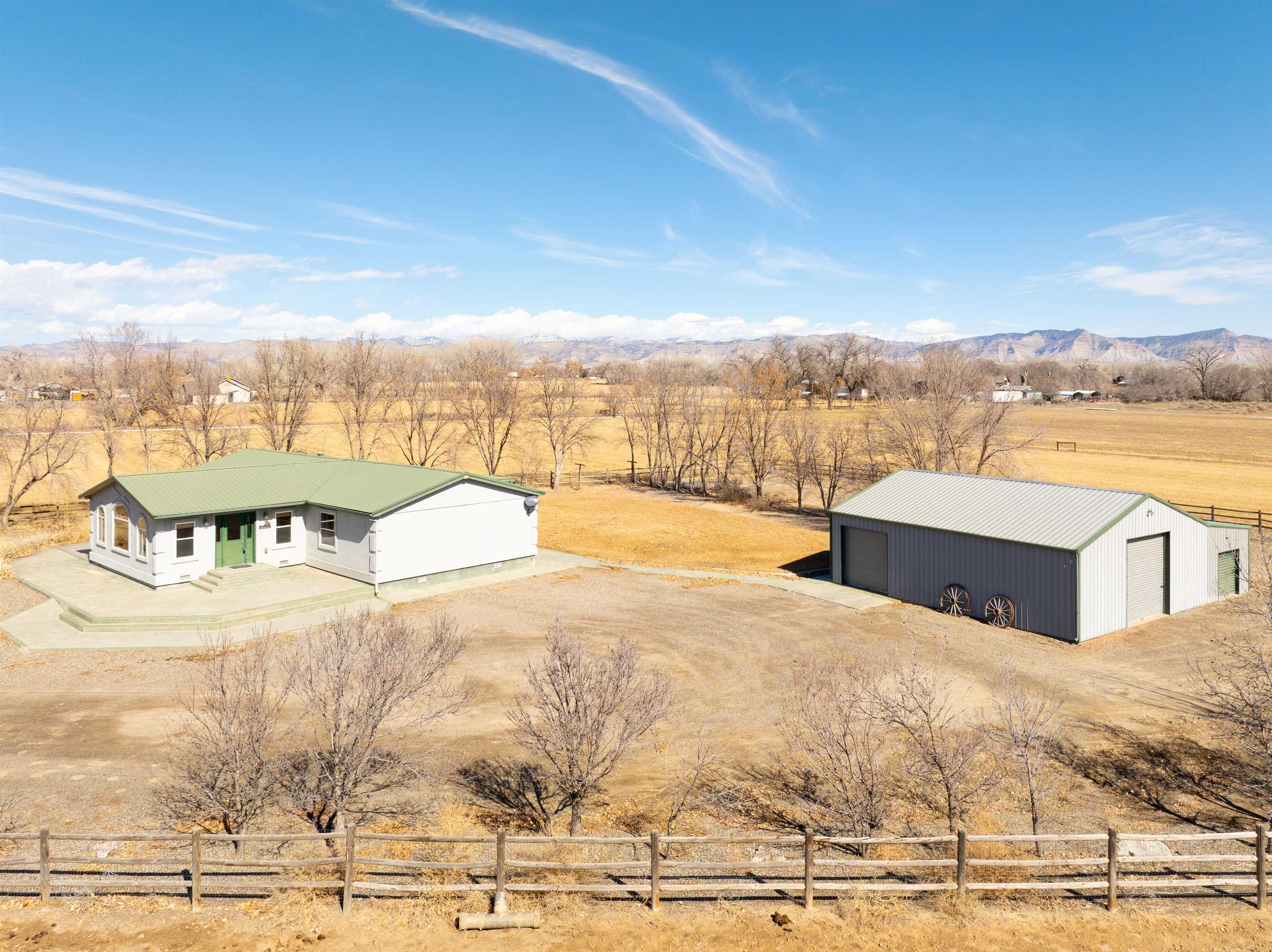 1360 17 Road Property Photo
