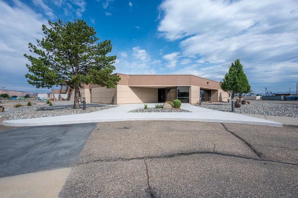 787 Valley Court Property Photo