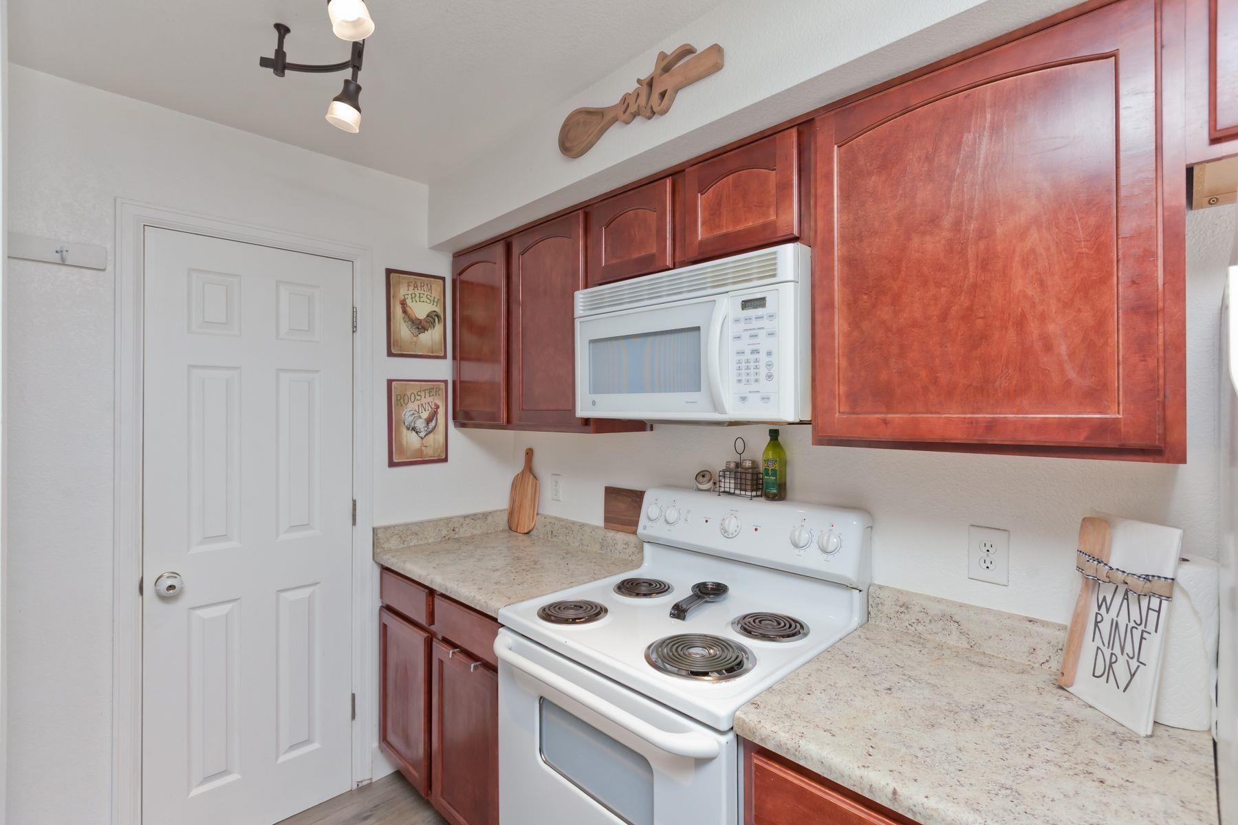 256 Coventry Place Property Photo 10