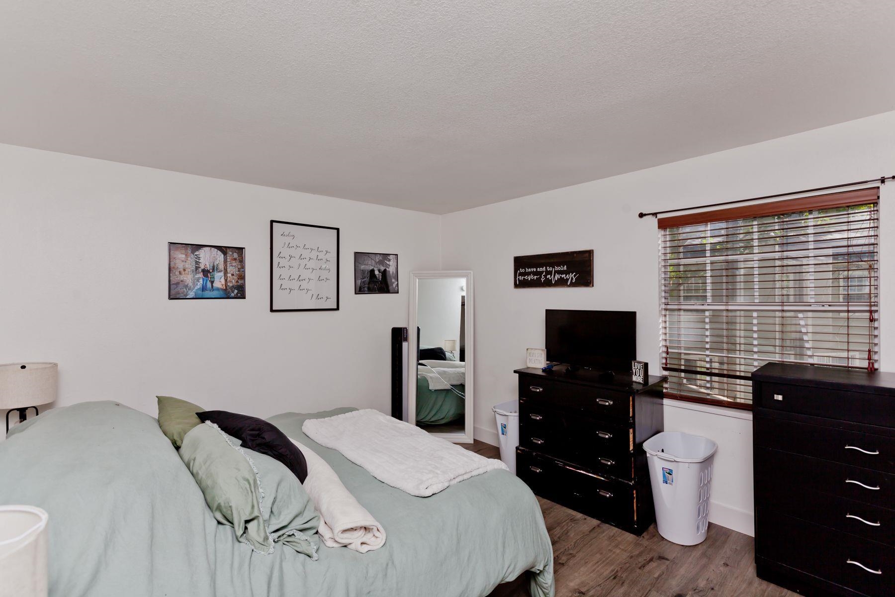 256 Coventry Place Property Photo 17