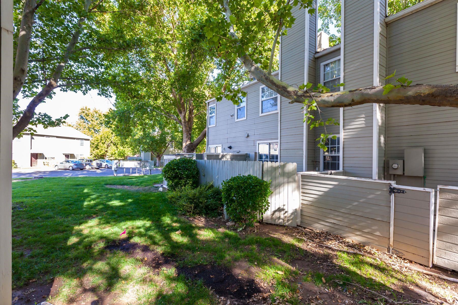 256 Coventry Place Property Photo 33