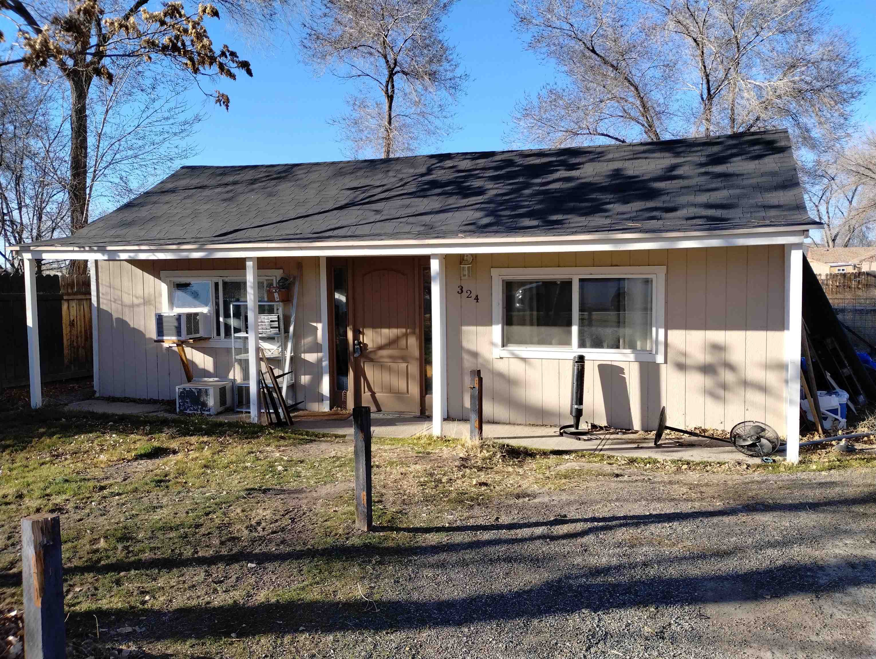 324 W Grand Avenue Property Photo