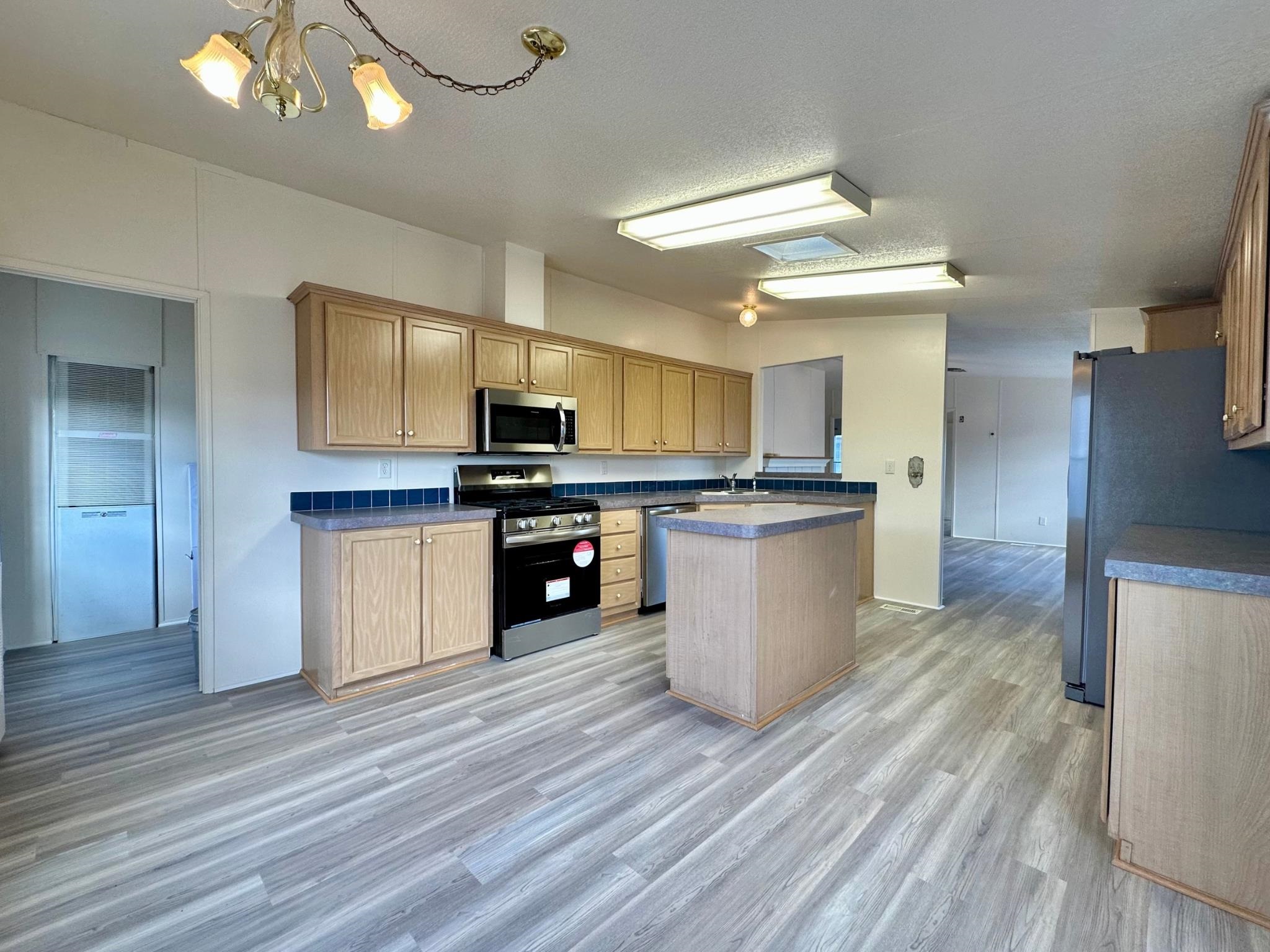 422 Pendleton Street Property Photo 9