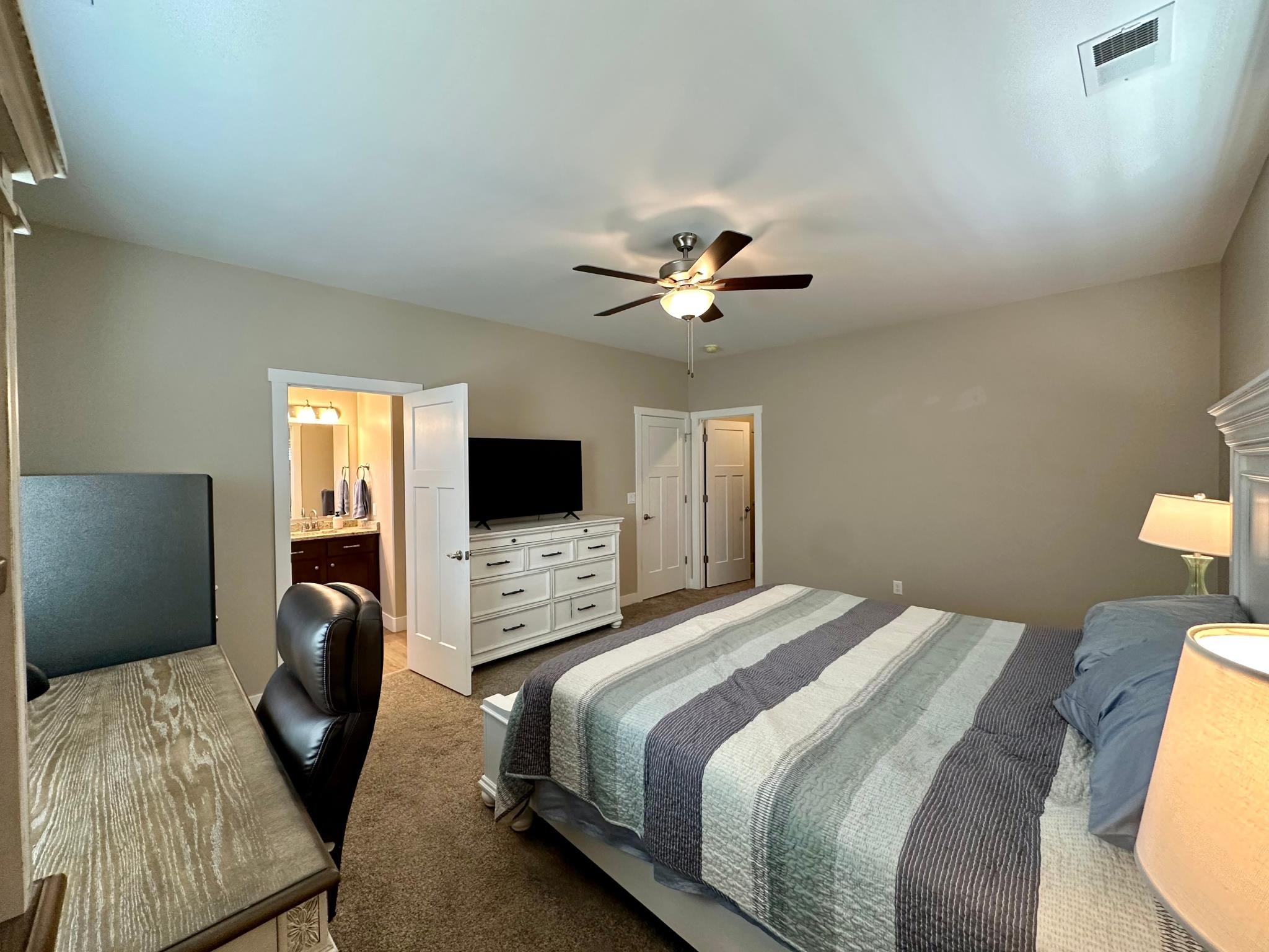 611 1/2 Wagon Way Property Photo 13