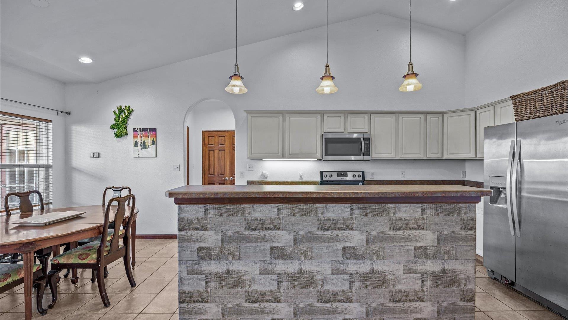 1252 Black Ridge Drive Property Photo 8