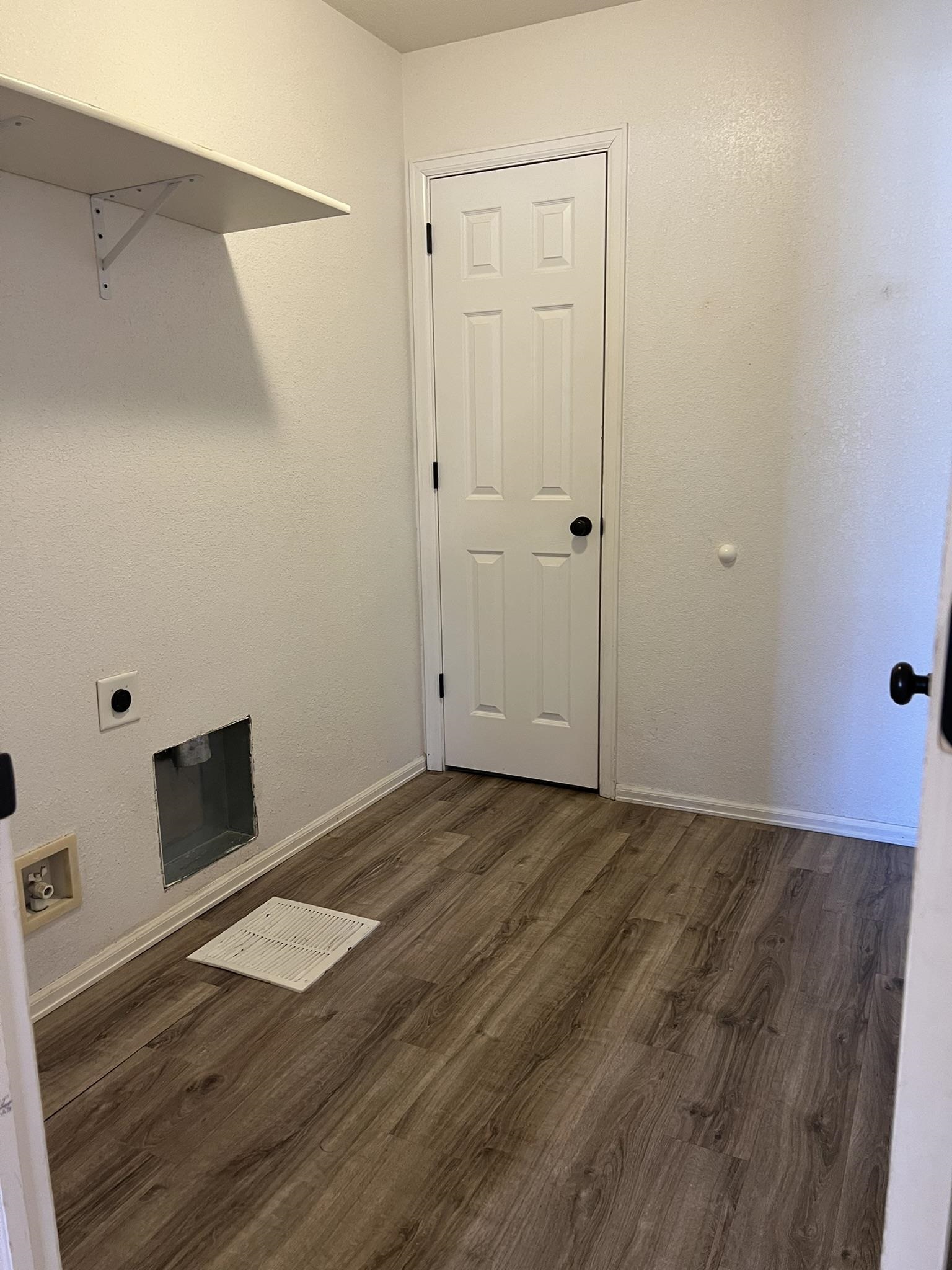 673 Bayberry Court Property Photo 9