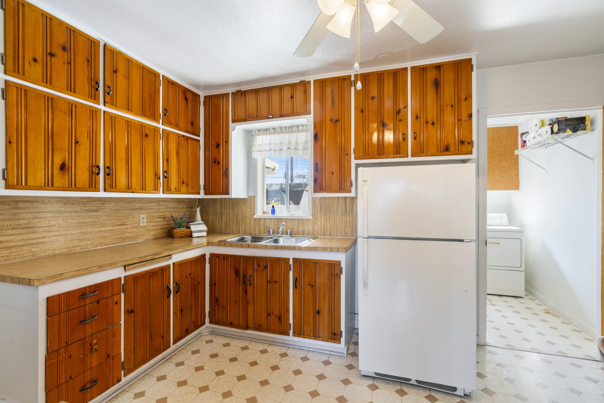 1335 Colorado Avenue Property Photo 5