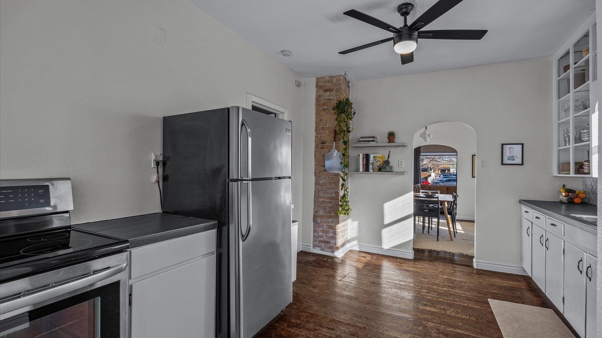 625 Belford Avenue Property Photo 8
