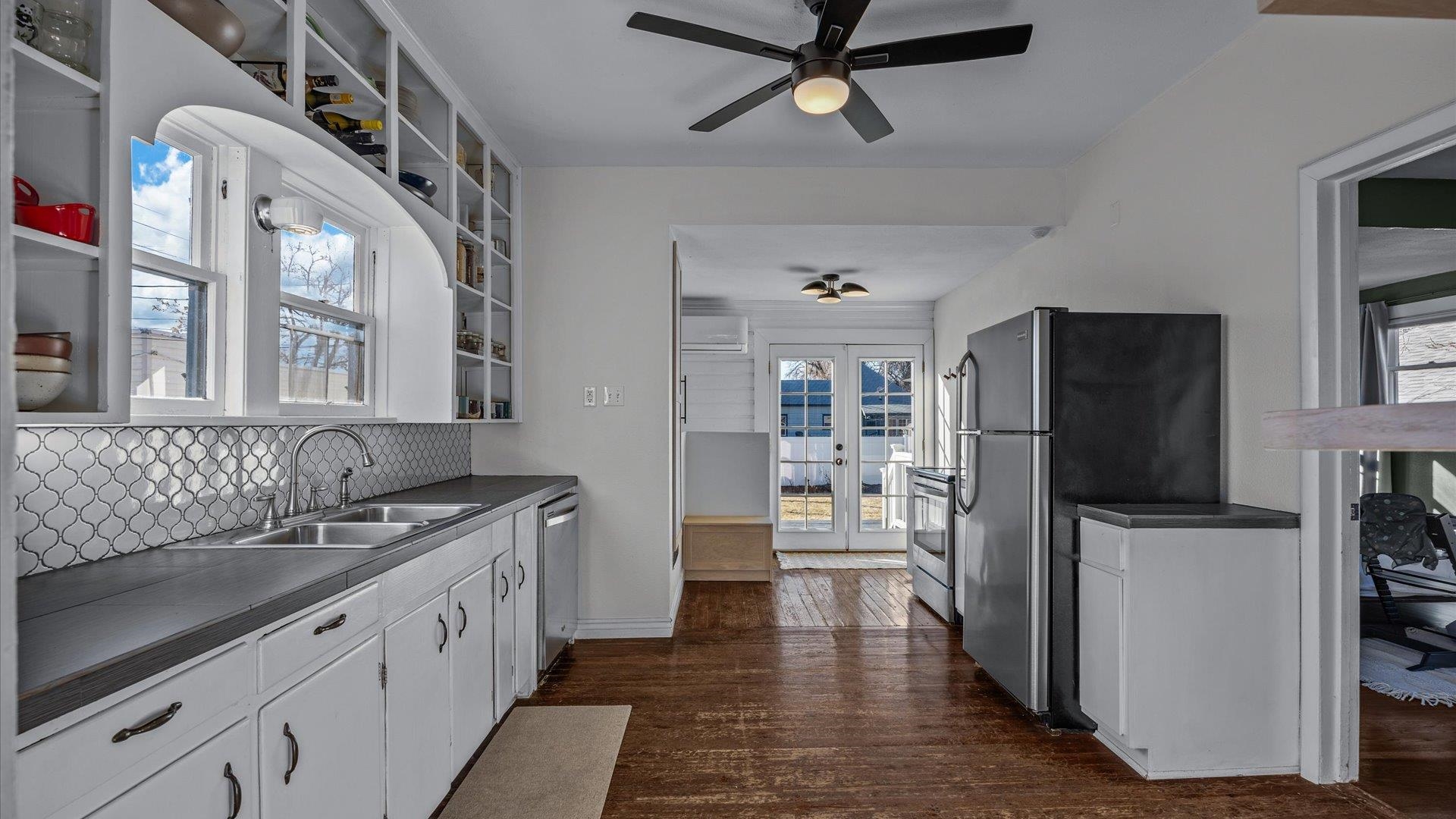 625 Belford Avenue Property Photo 9