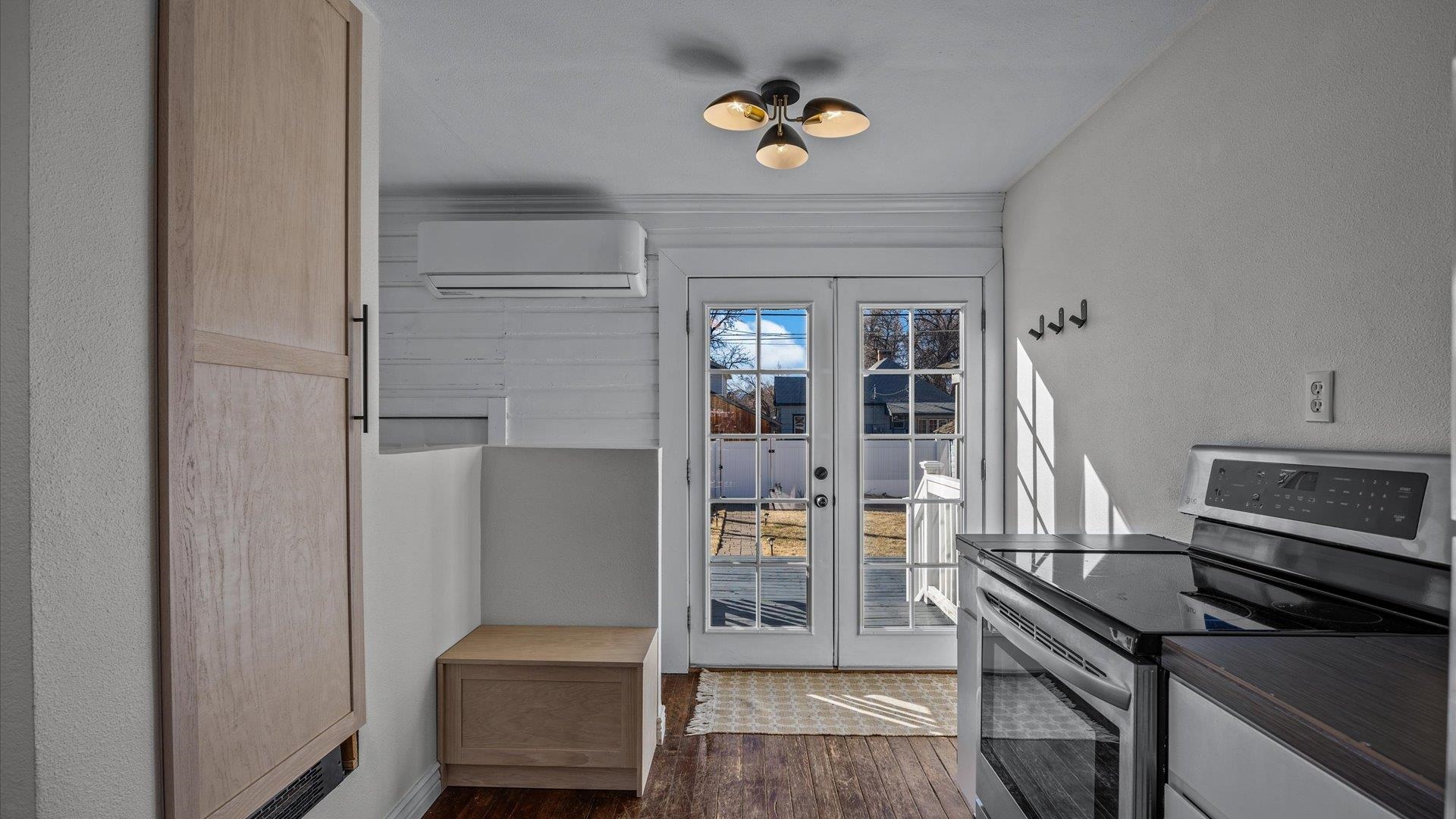625 Belford Avenue Property Photo 10