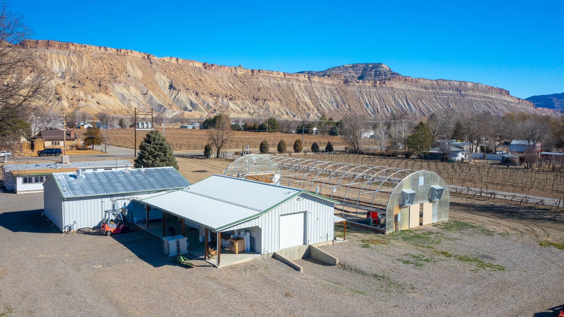 3573 G Road Property Photo 5