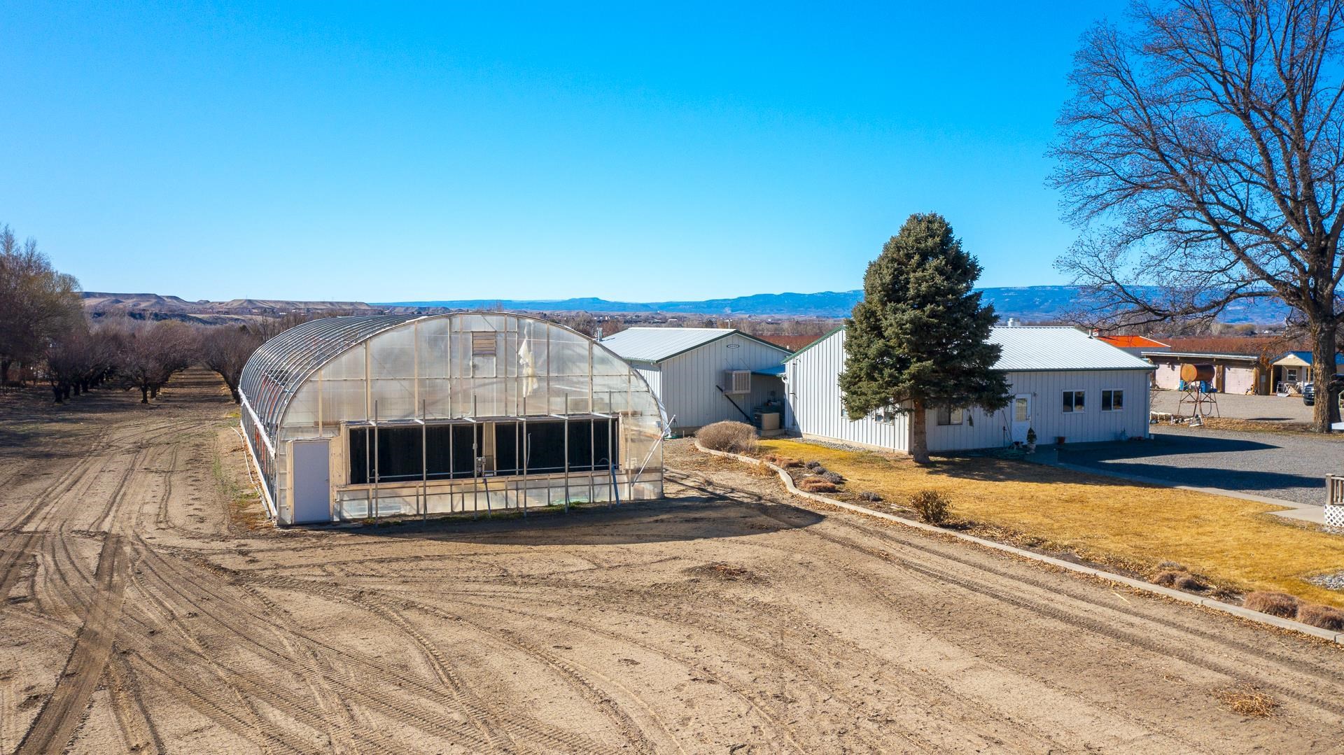 3573 G Road Property Photo 8