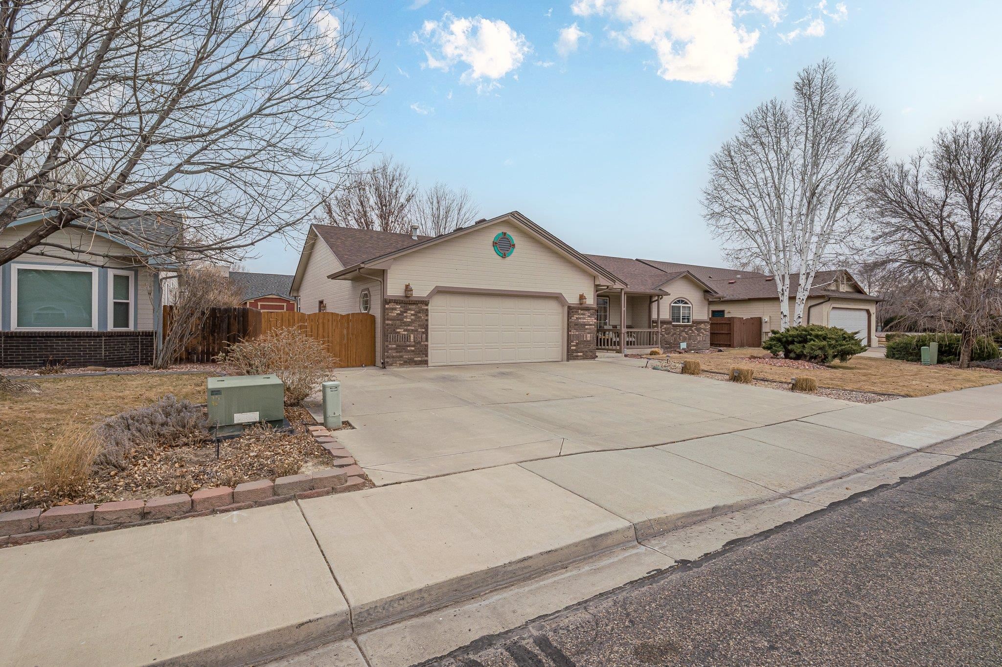 414 Comstock Drive Property Photo 3