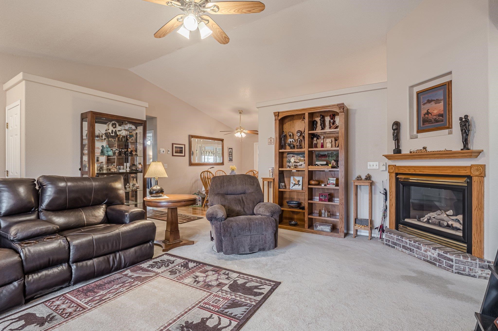 414 Comstock Drive Property Photo 9