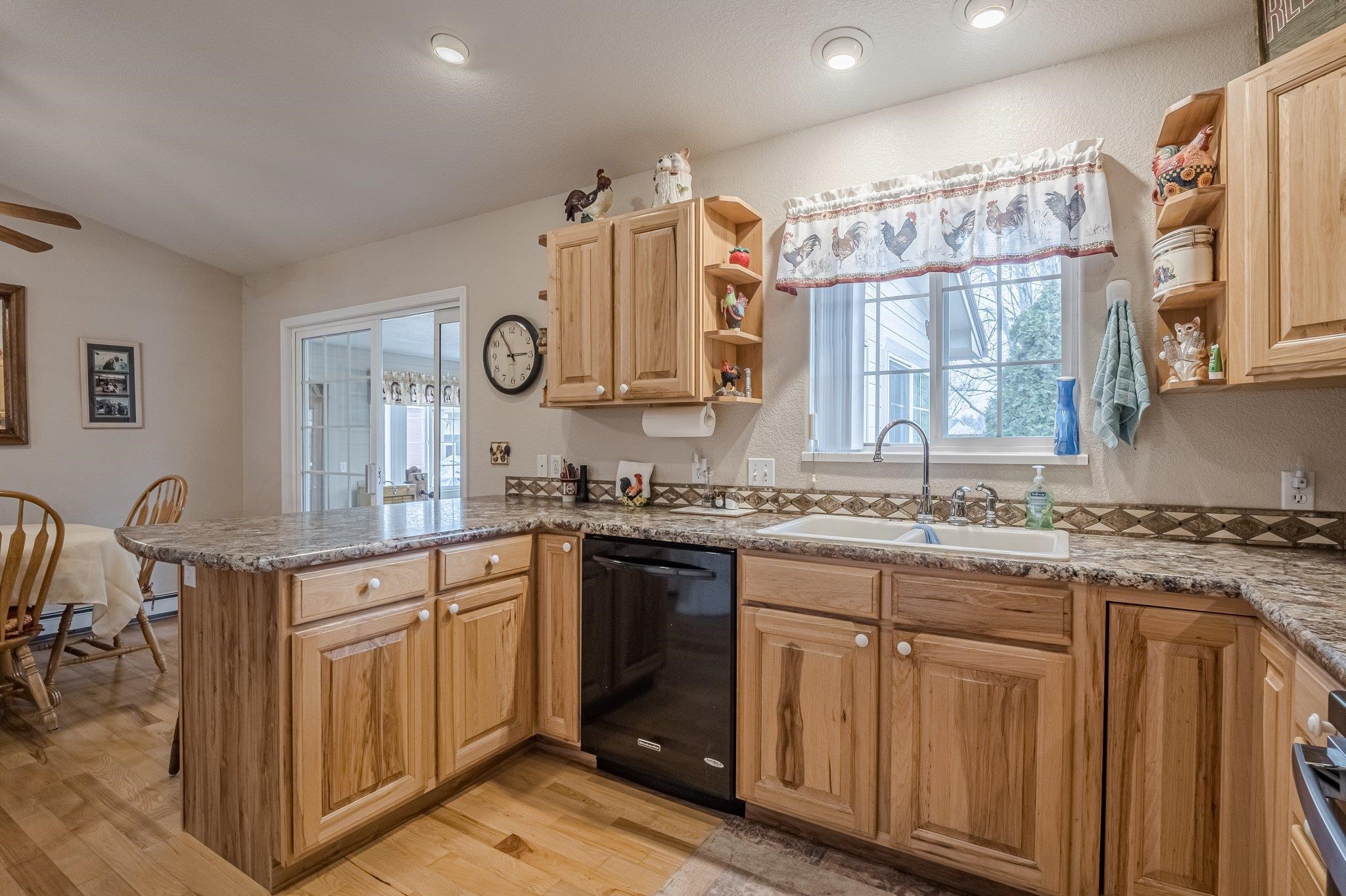 414 Comstock Drive Property Photo 14