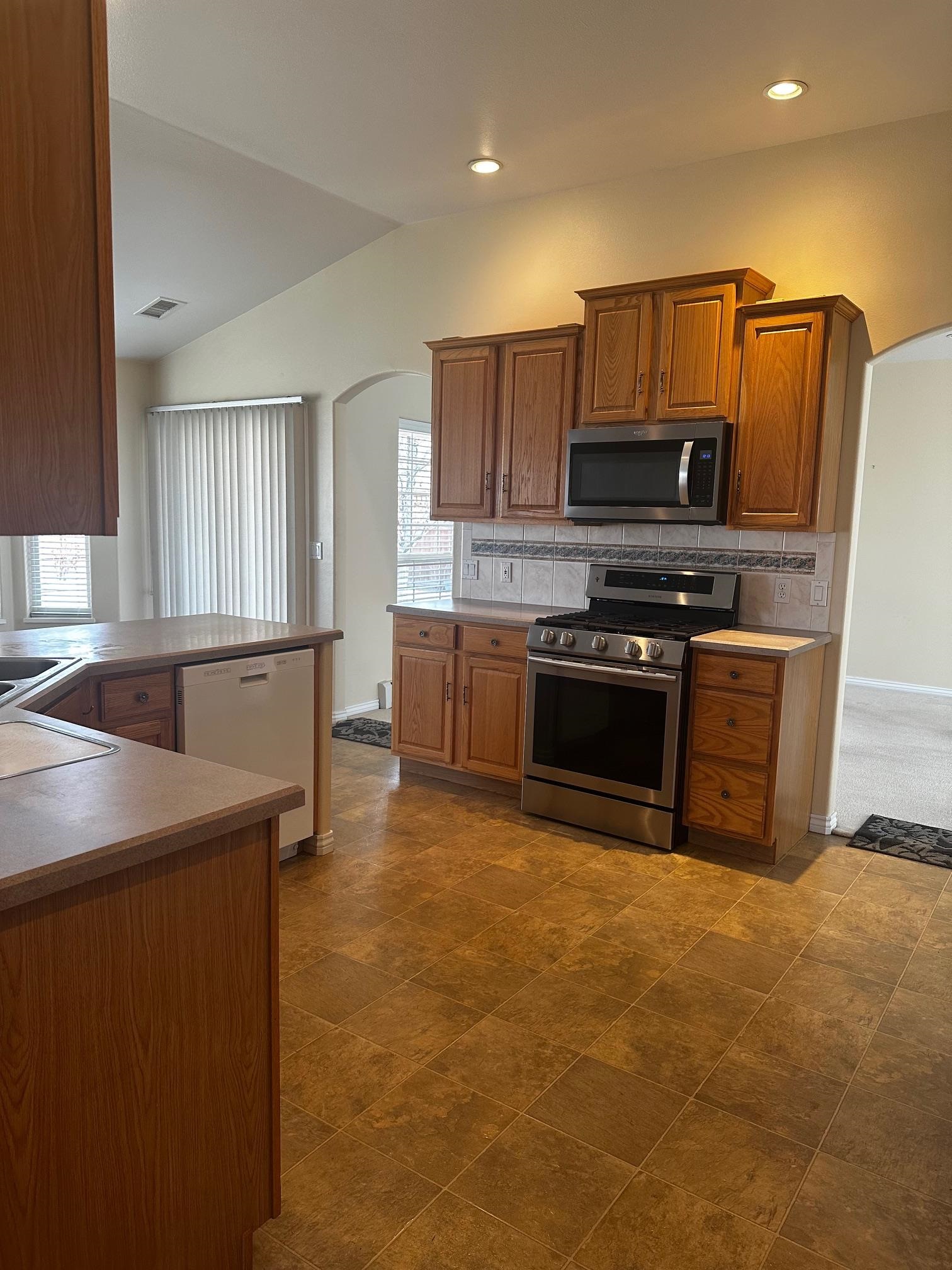 2812 Ridge Drive Property Photo 6