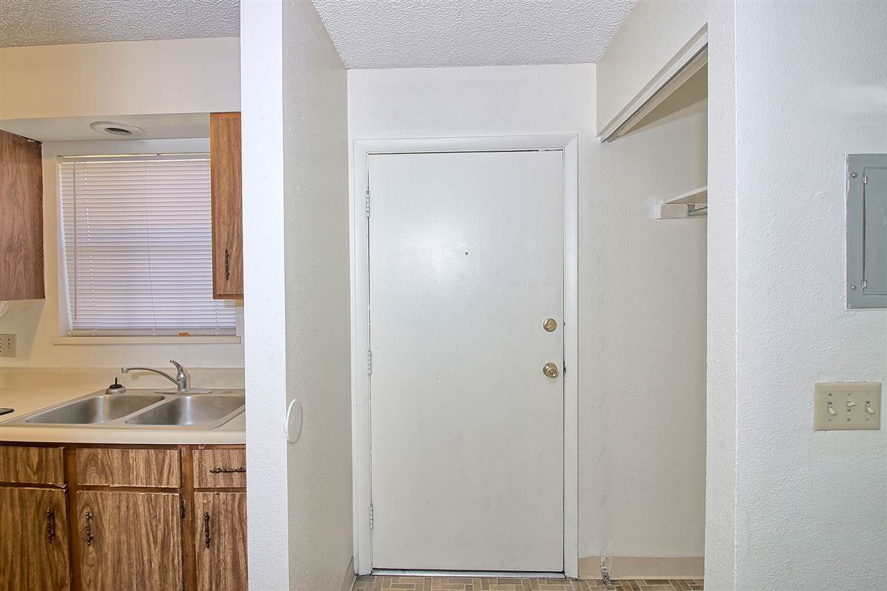 2260 N 13th Avenue Property Photo 13