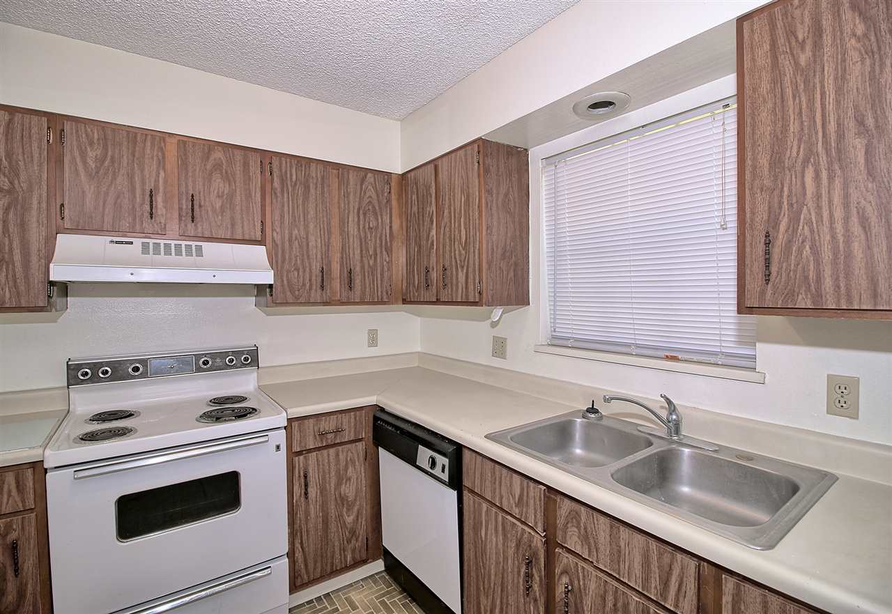 2260 N 13th Avenue Property Photo 15