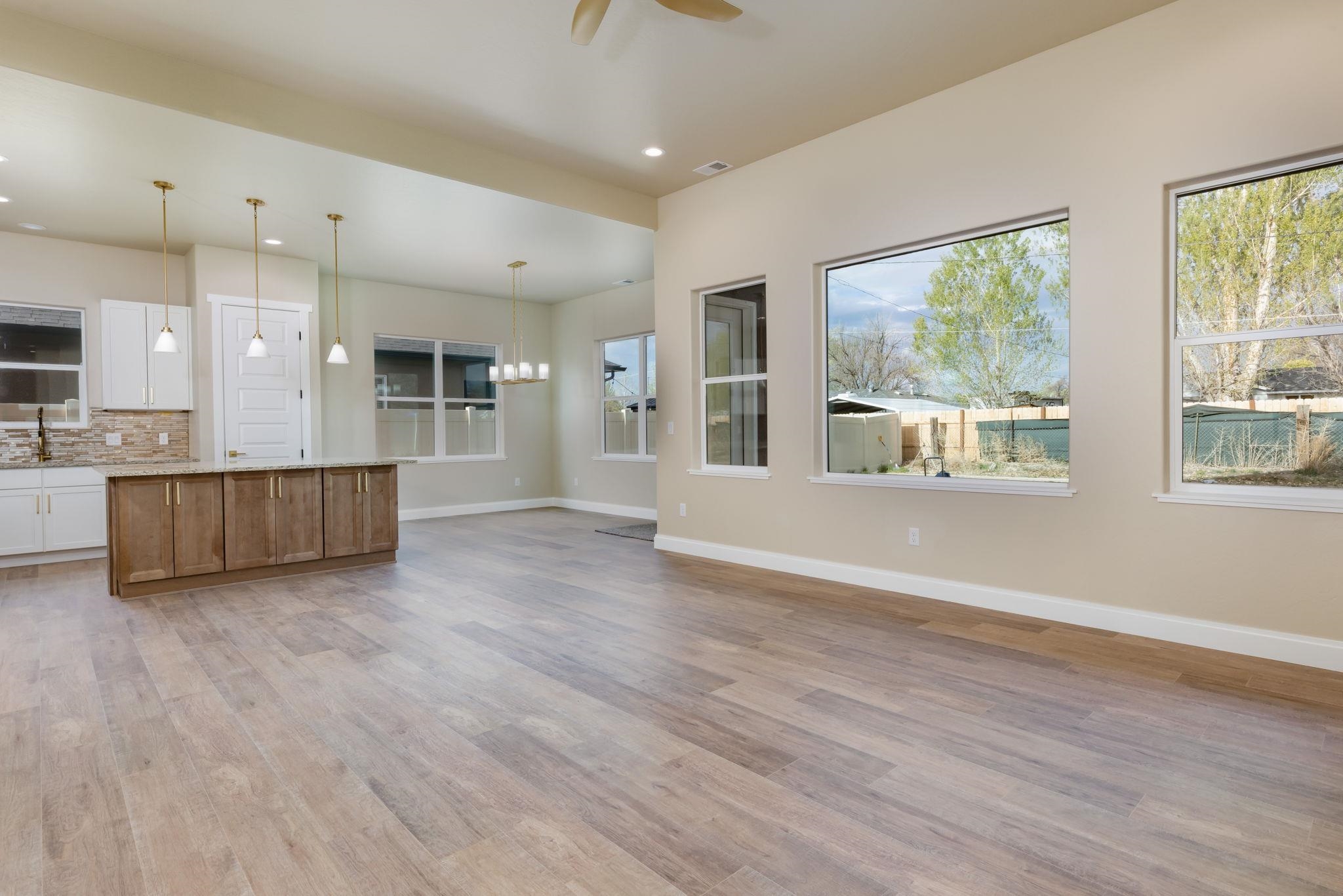 523 Desert Peach Street Property Photo 3