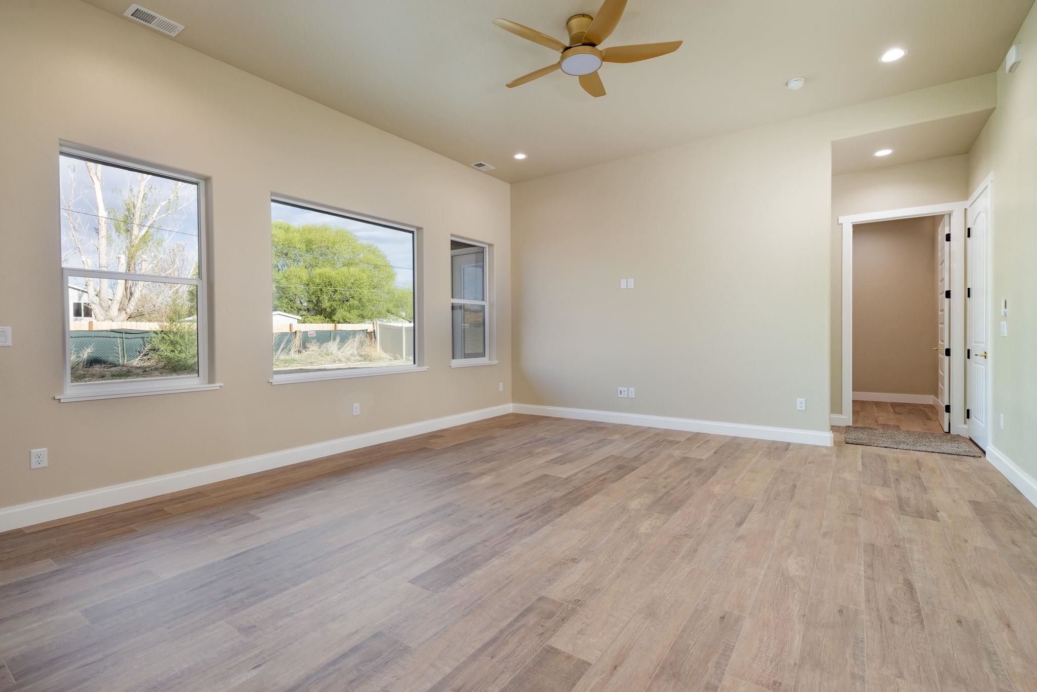 523 Desert Peach Street Property Photo 5