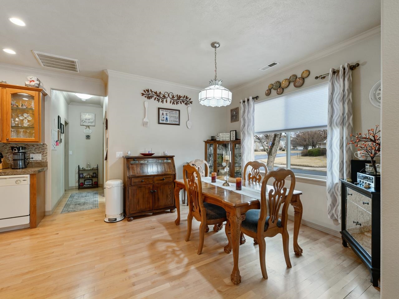 1564 Treehaven Court Property Photo 5