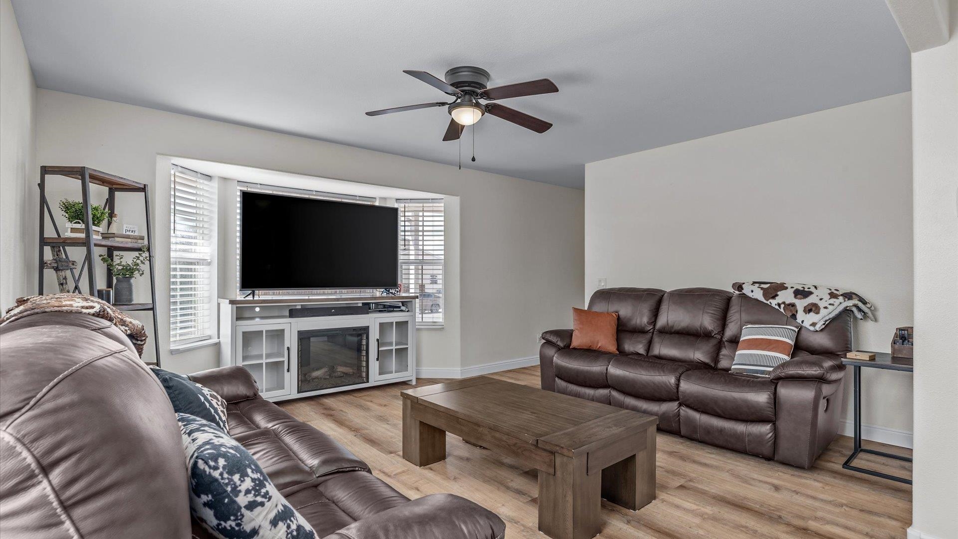 2112 Sara E Lane Property Photo 7