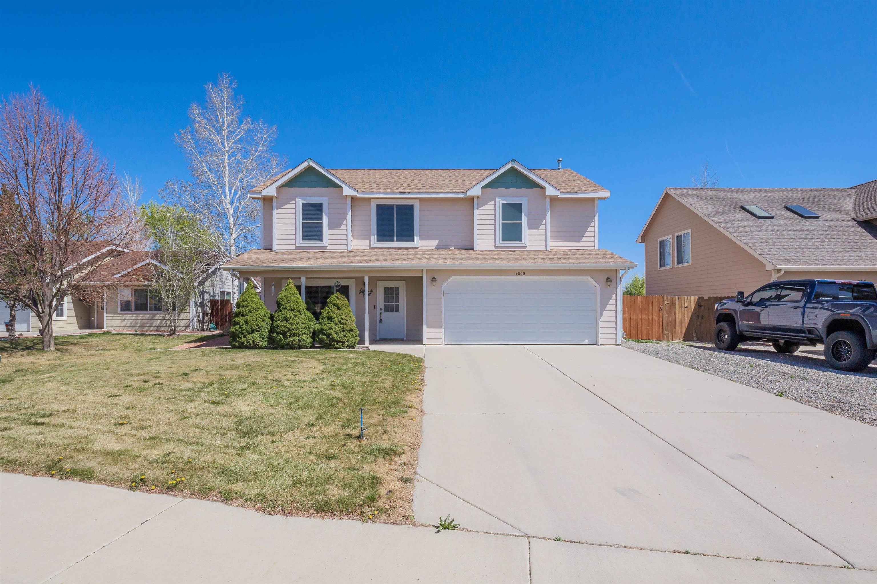386 1/2 Skyler Street Property Photo 2