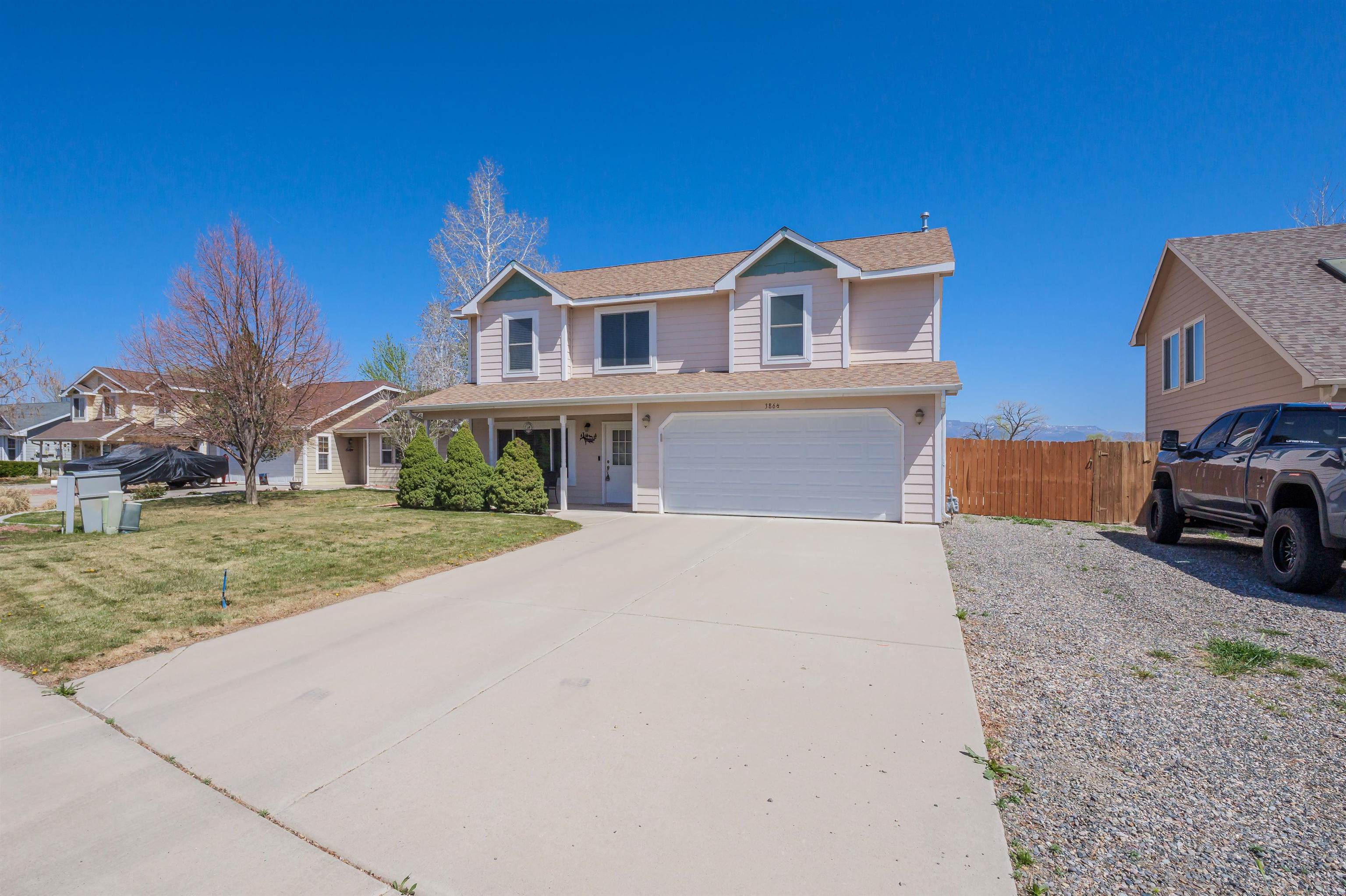386 1/2 Skyler Street Property Photo 3