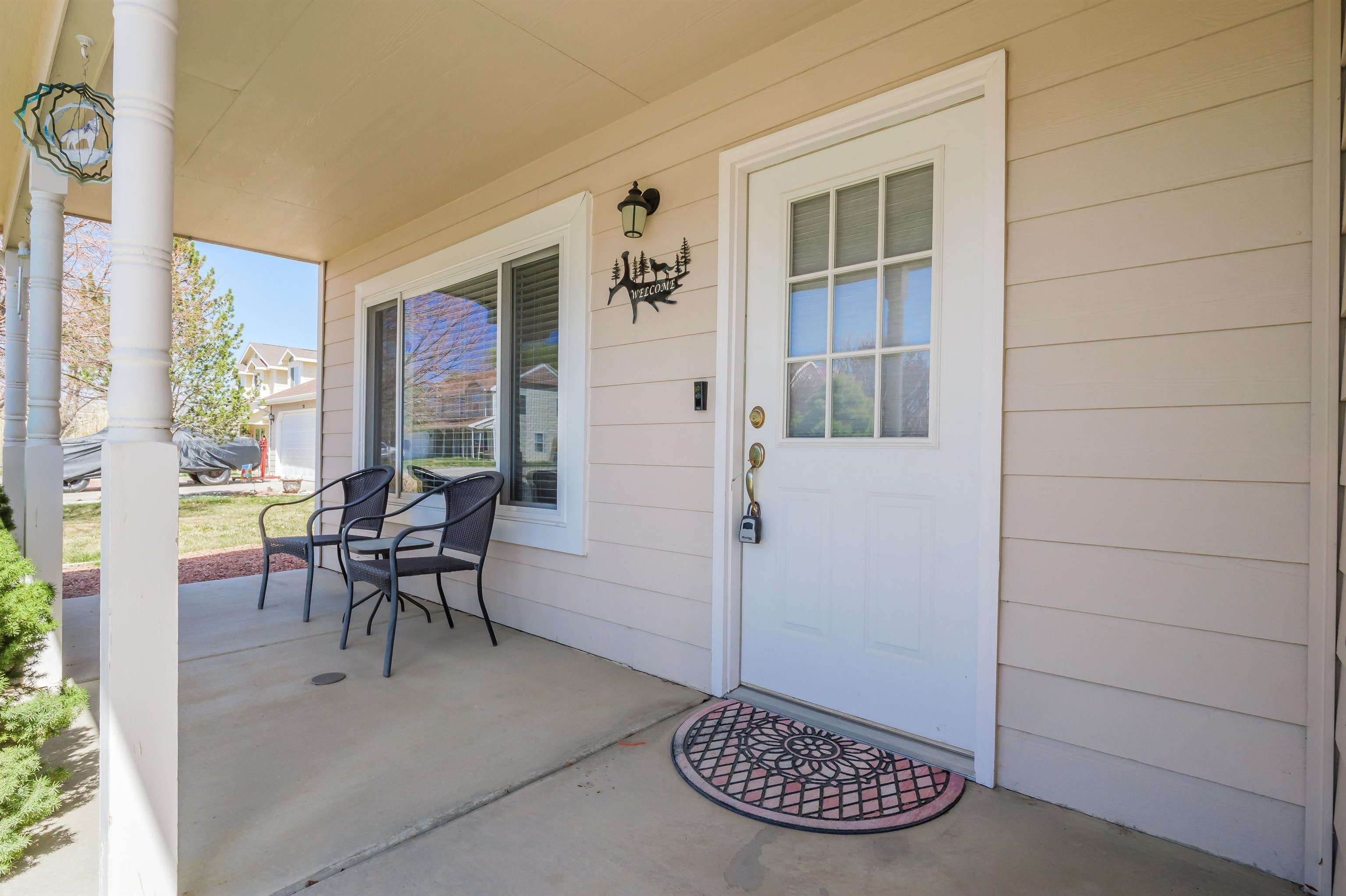 386 1/2 Skyler Street Property Photo 4