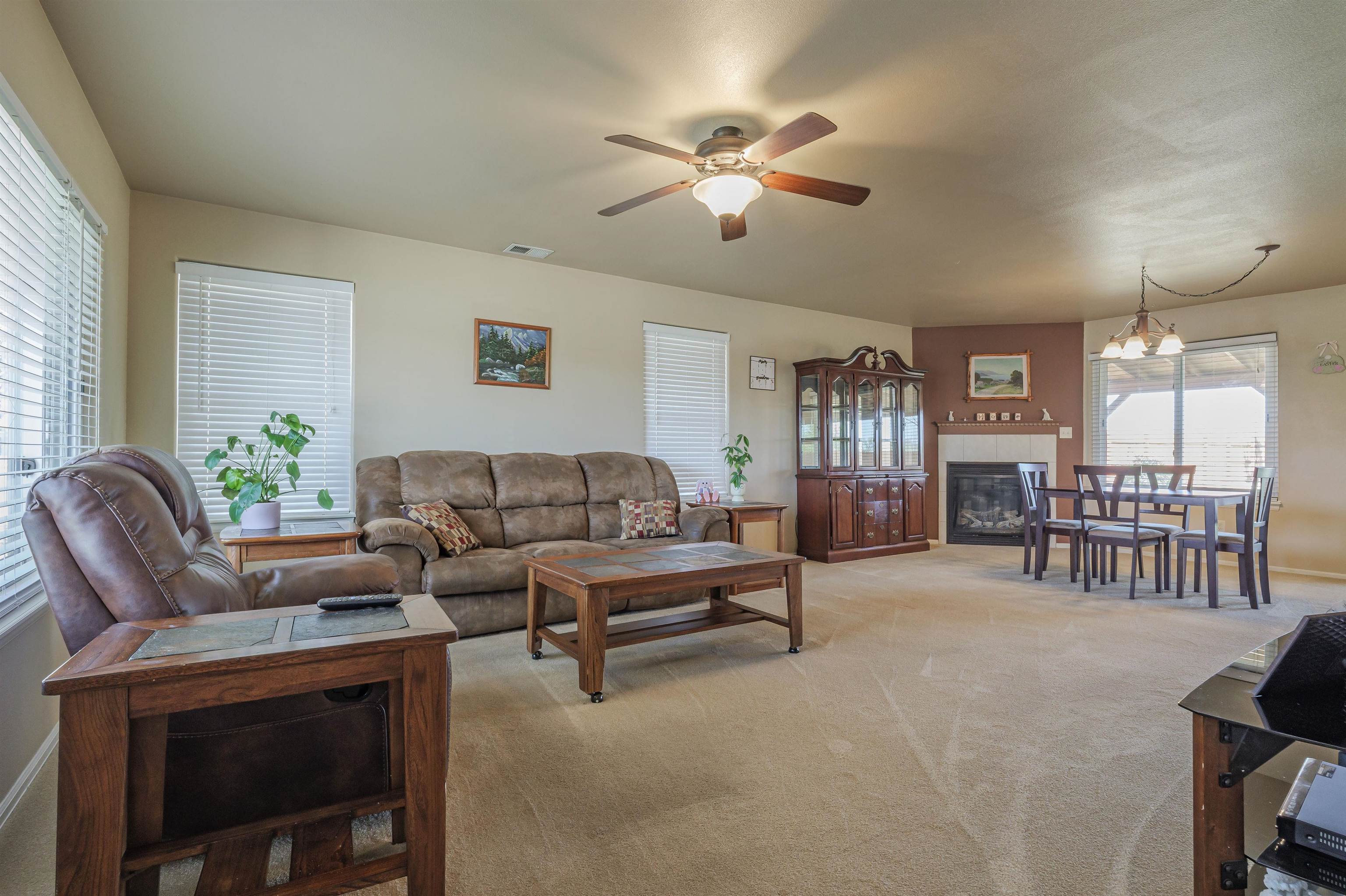 386 1/2 Skyler Street Property Photo 5