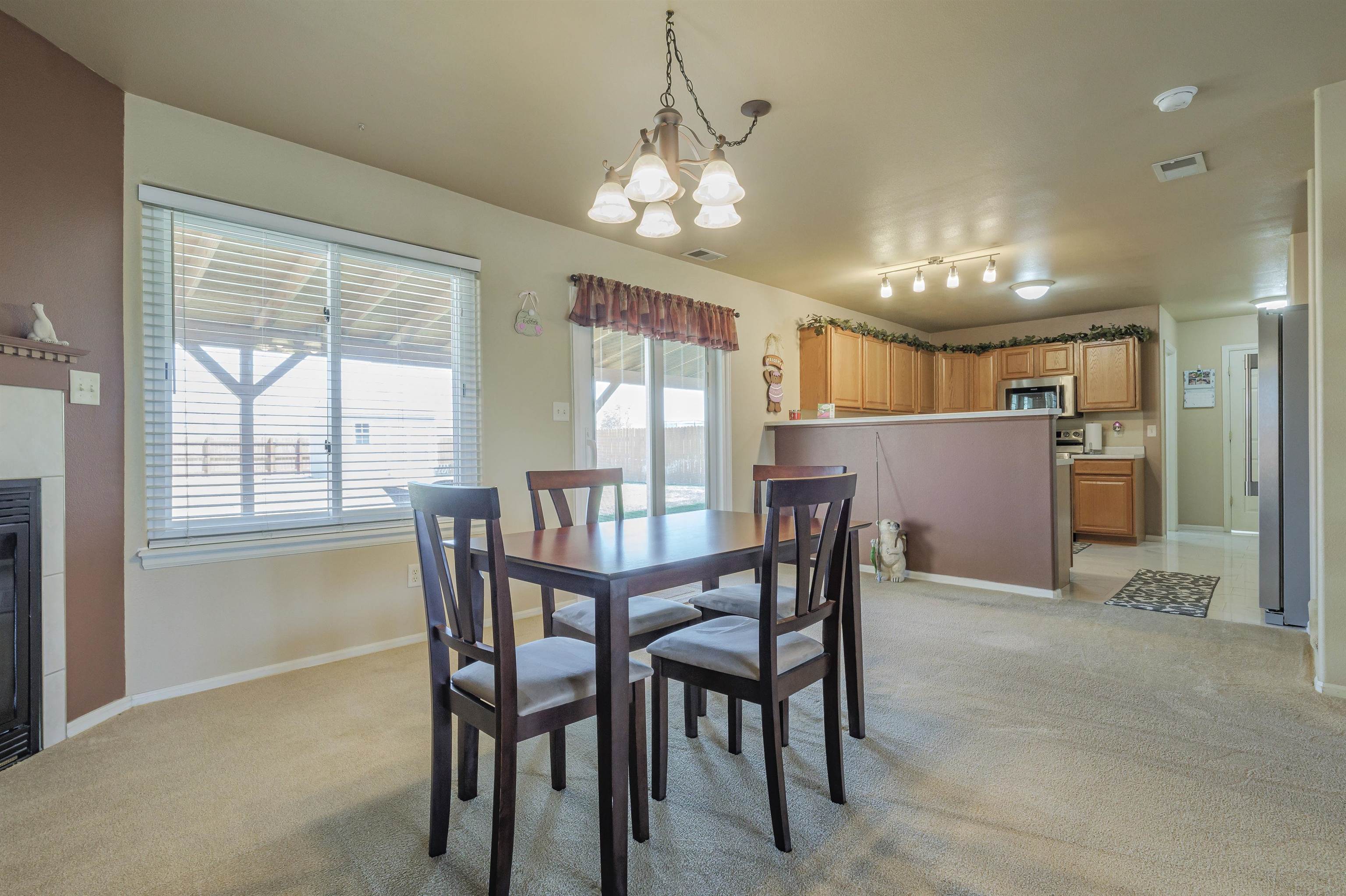 386 1/2 Skyler Street Property Photo 8