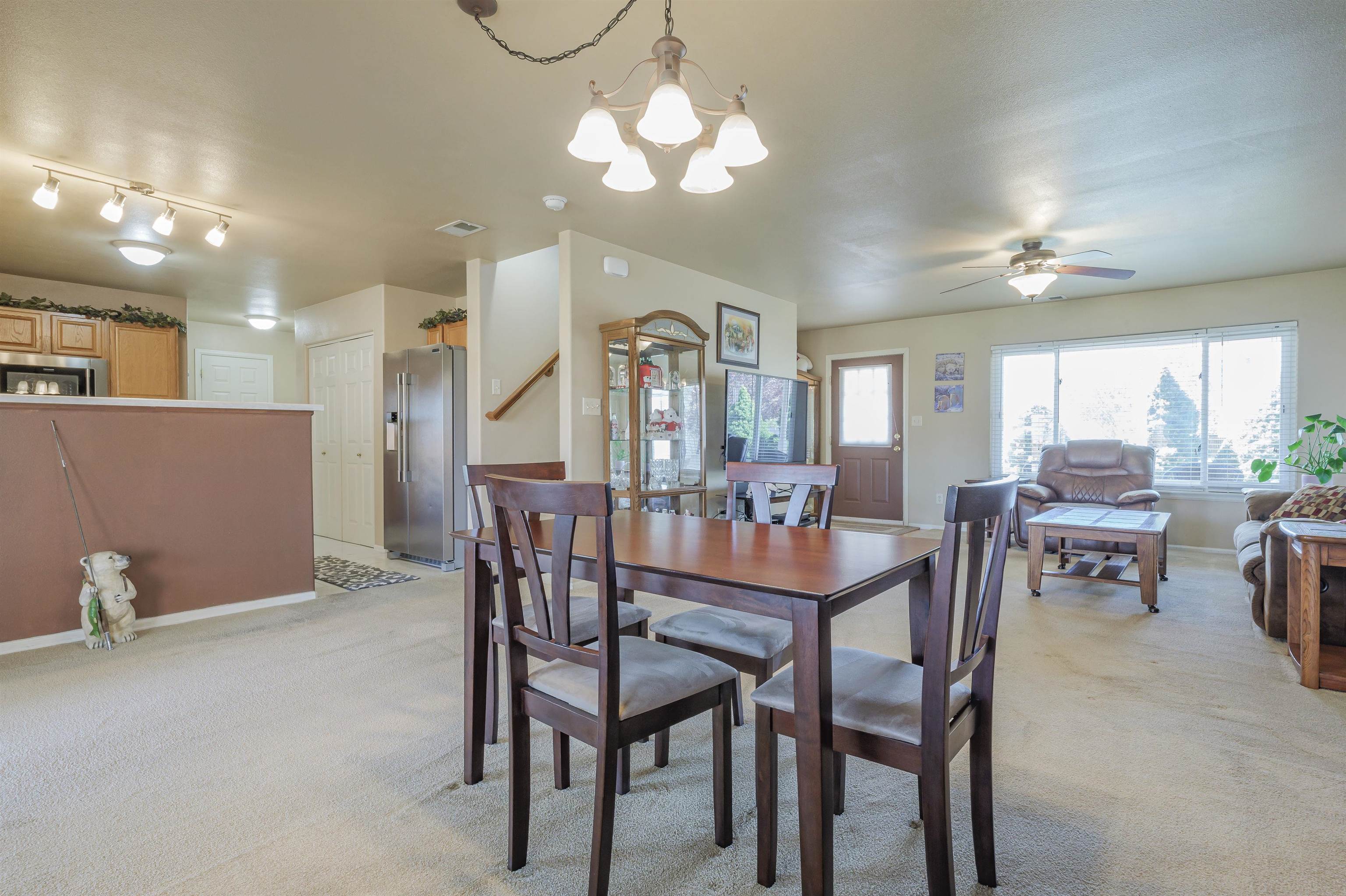 386 1/2 Skyler Street Property Photo 9